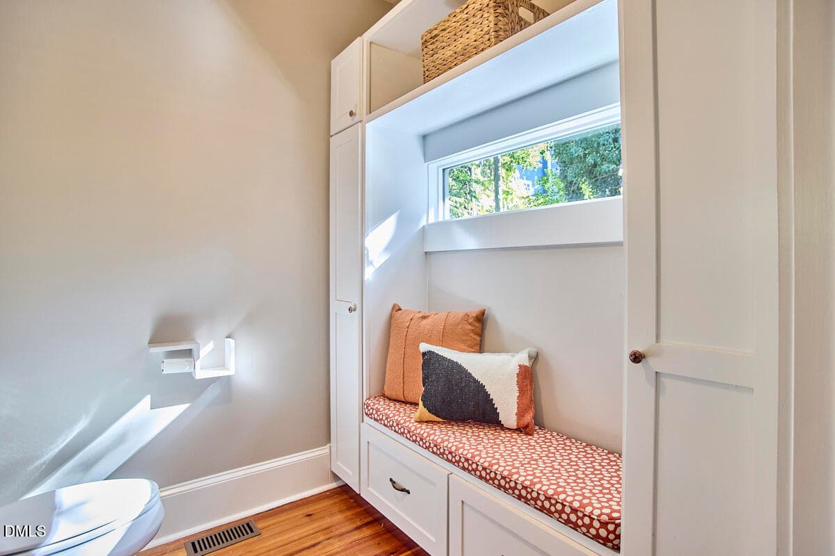 030 - 1008 Franklin Street, Durham, NC 27701