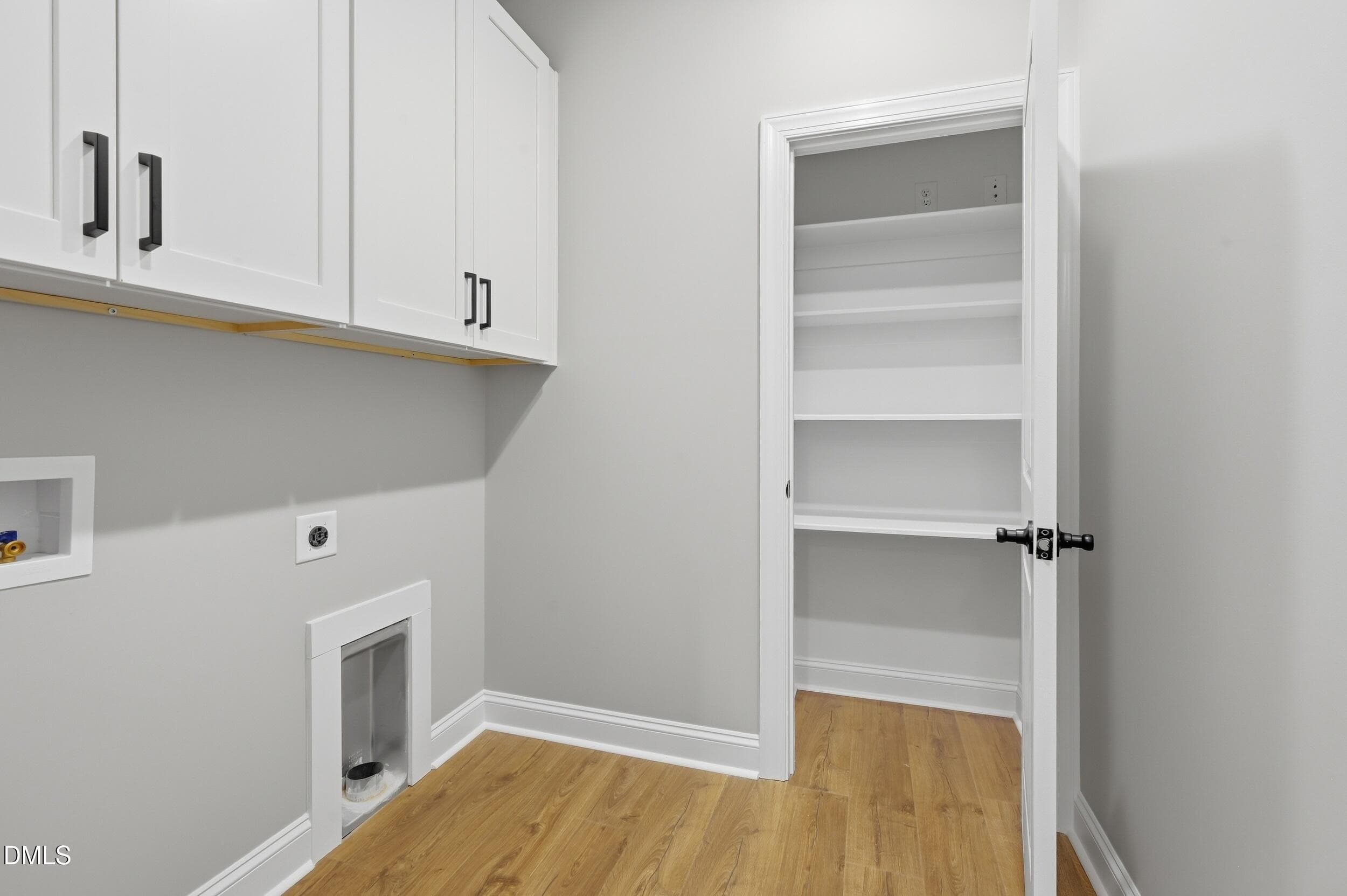Laundry - 195 Country Lake Drive, Henderson, NC 27537, Henderson
