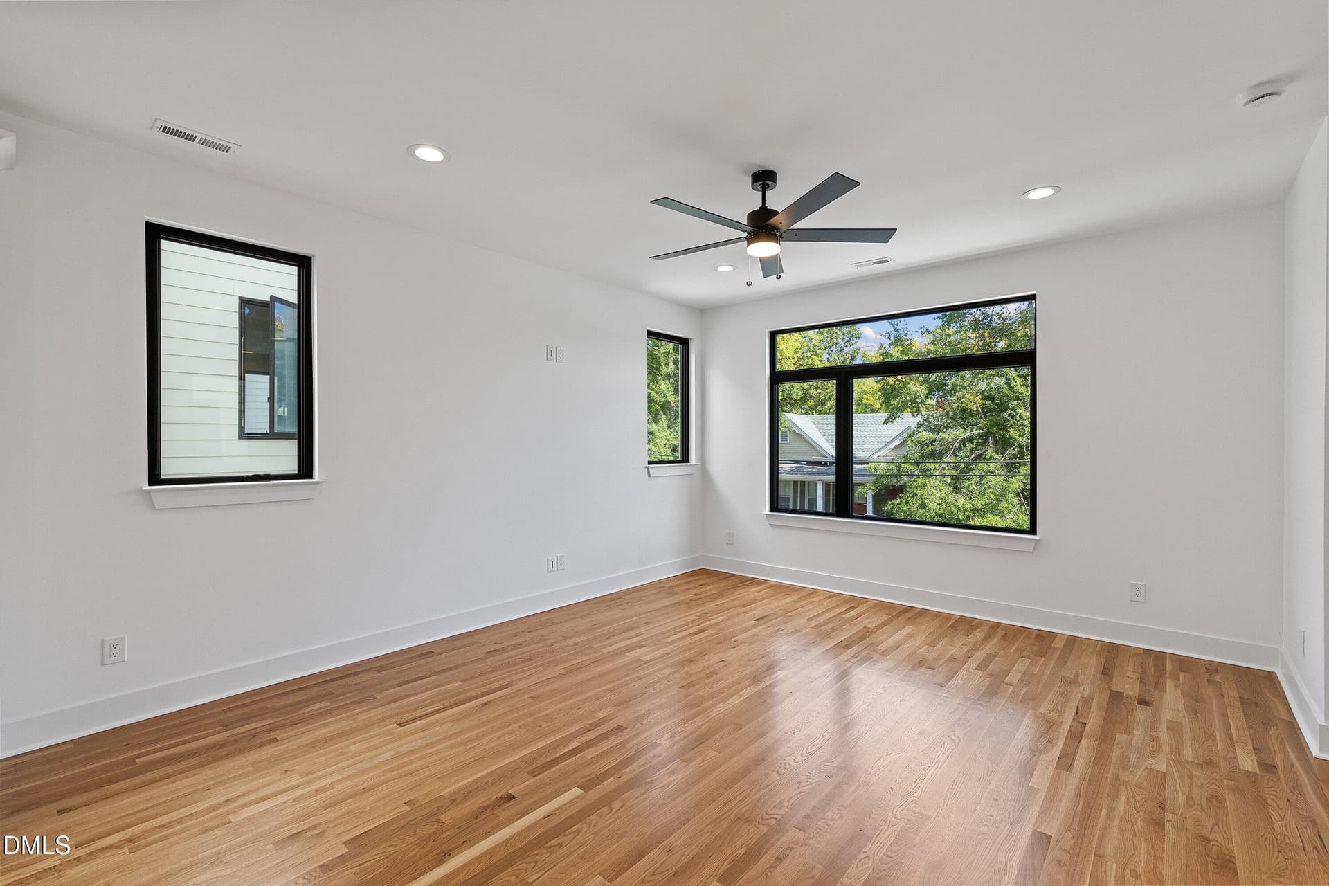 LIVING ROOM - 805 N Roxboro Street, Durham, NC 27701