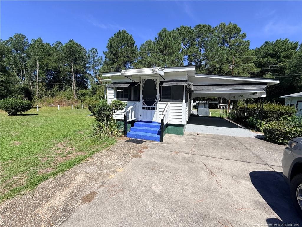 Photo 2 - 153 Redwood Lane, Raeford, NC 28376