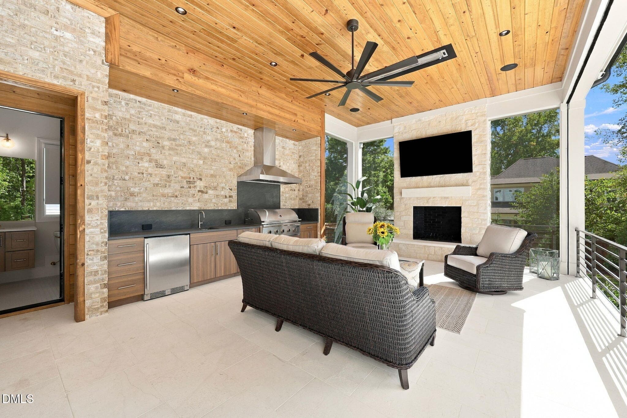 86-web-or-mls-IMG_8927 - 805 Burke Street, Raleigh, NC 27609, Raleigh