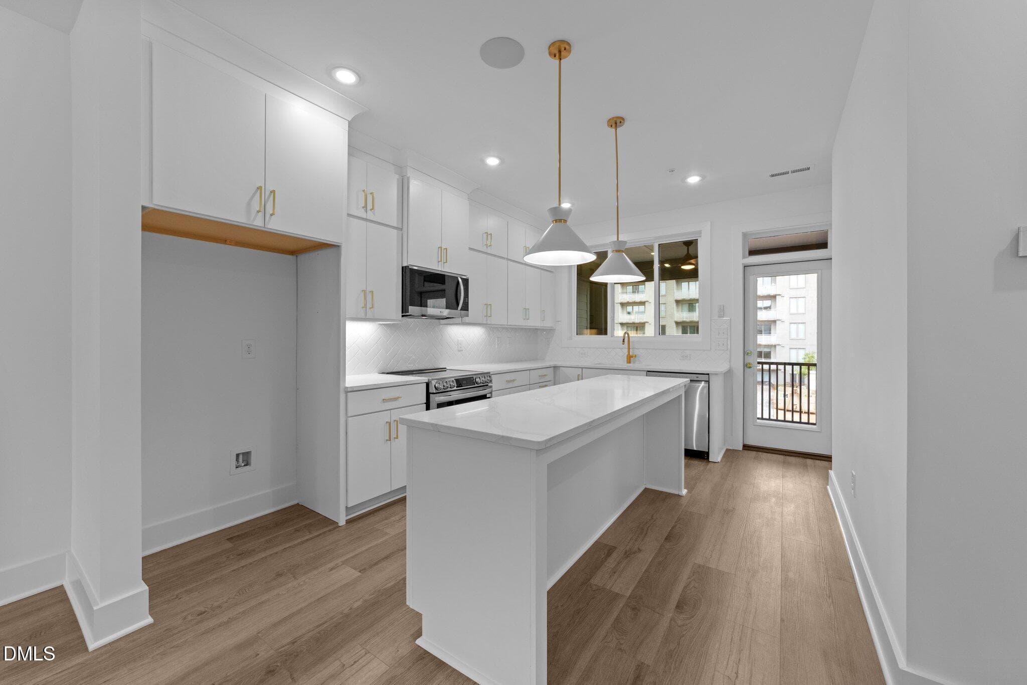 10-web-or-mls-3D5A1641 - 710 W North Street 102, Raleigh, NC 27603