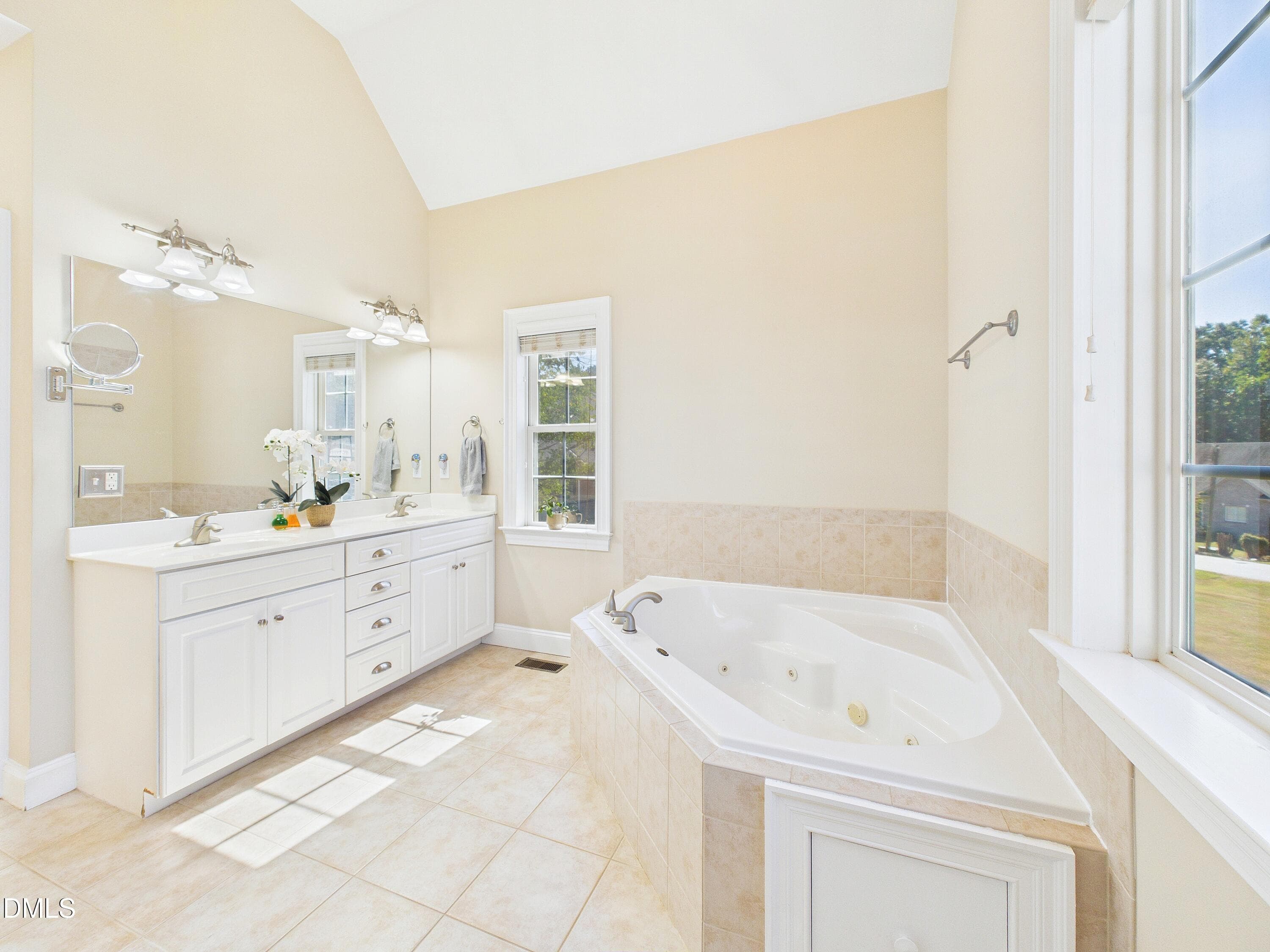 Bath Spa - 5312 Serather Court, Garner, NC 27529, Garner