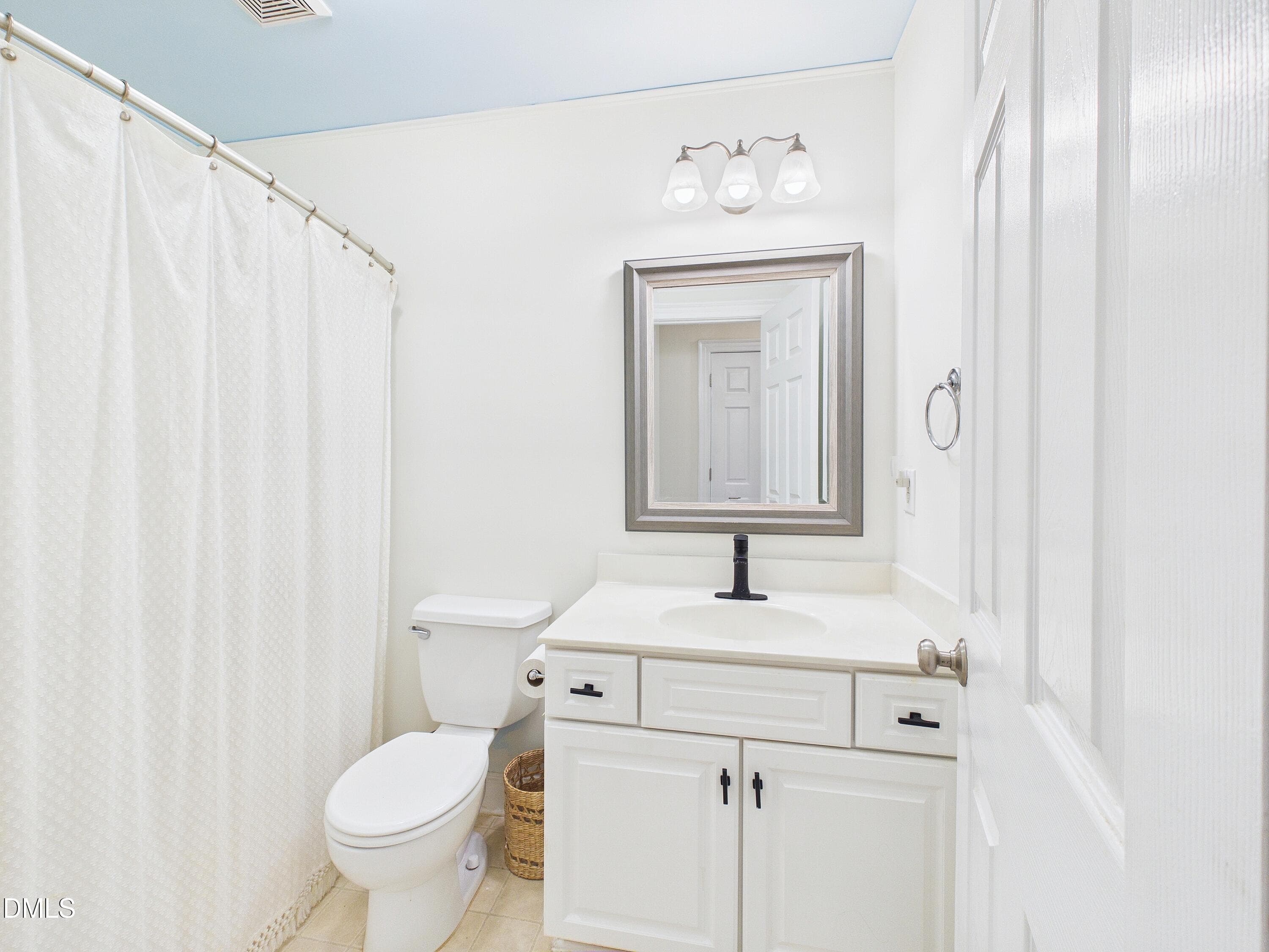 Upstairs hall bath - 5312 Serather Court, Garner, NC 27529, Garner