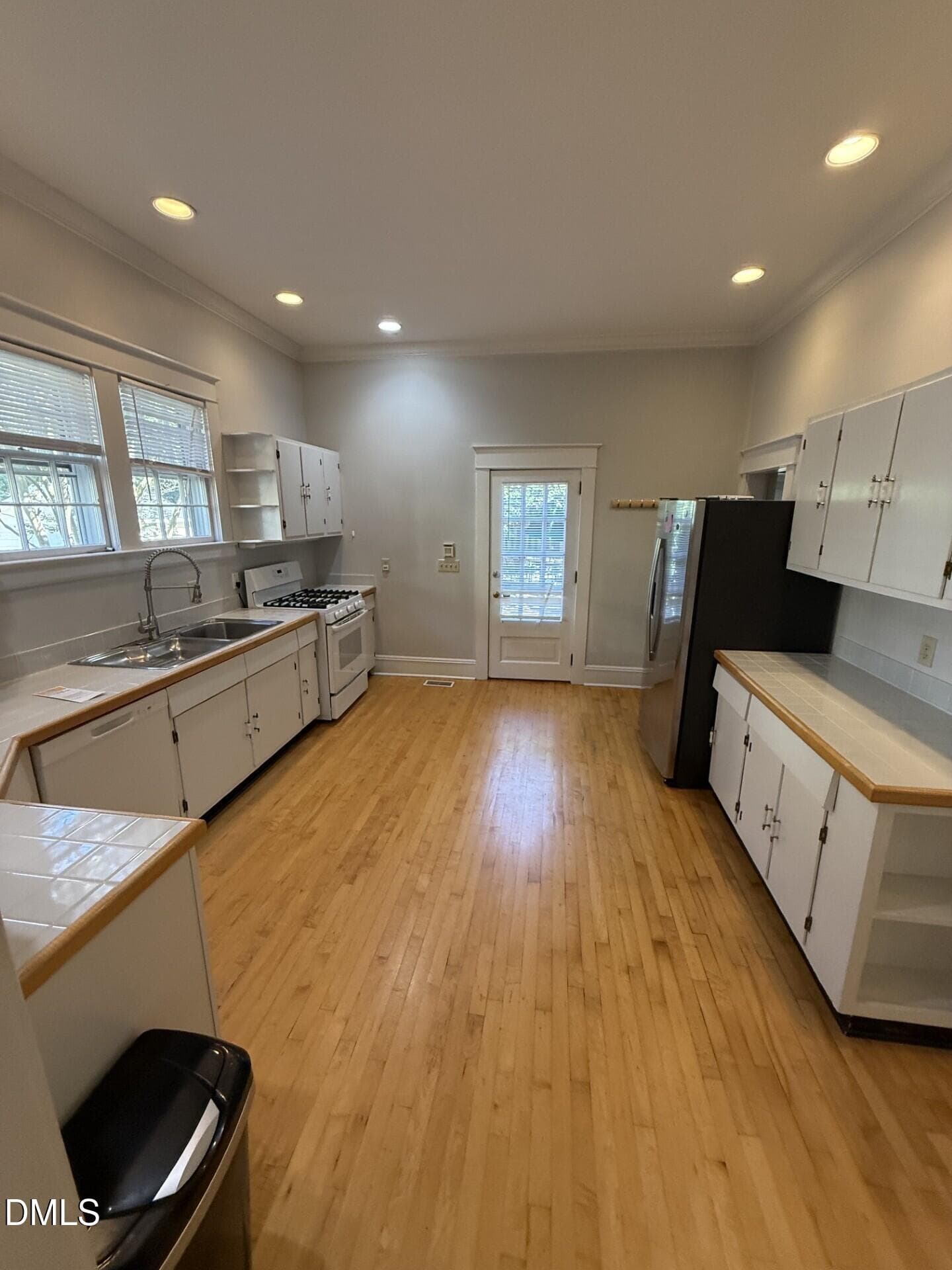 a9535c9e-c301-4ae6-801e-21ee8dd40920 - 114 E Park Drive, Raleigh, NC 27605