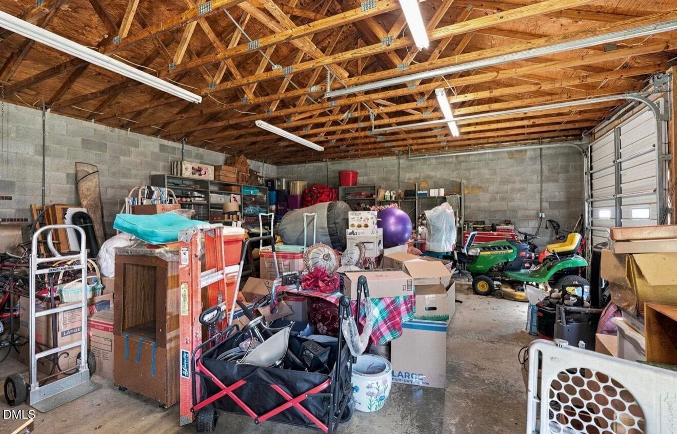 Garage - 2050 Nc-96, Franklinton, NC 27525, Franklinton