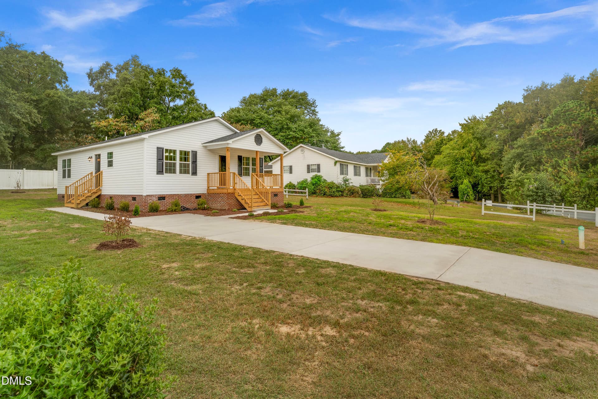 Driveway - 603 Ashford Drive, Clinton, NC 28328