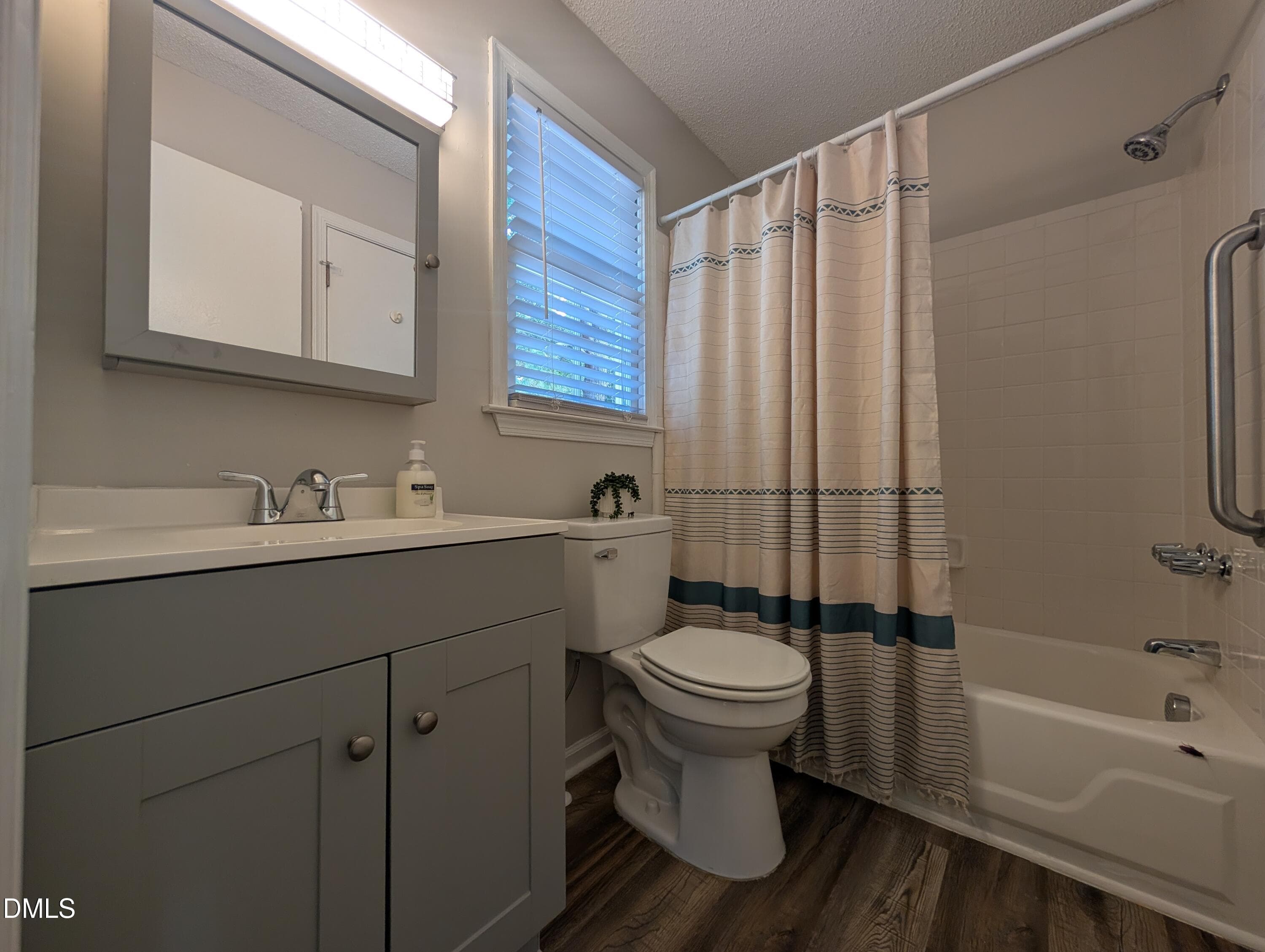 Full Bath - 904 N Lee Street, Zebulon, NC 27597