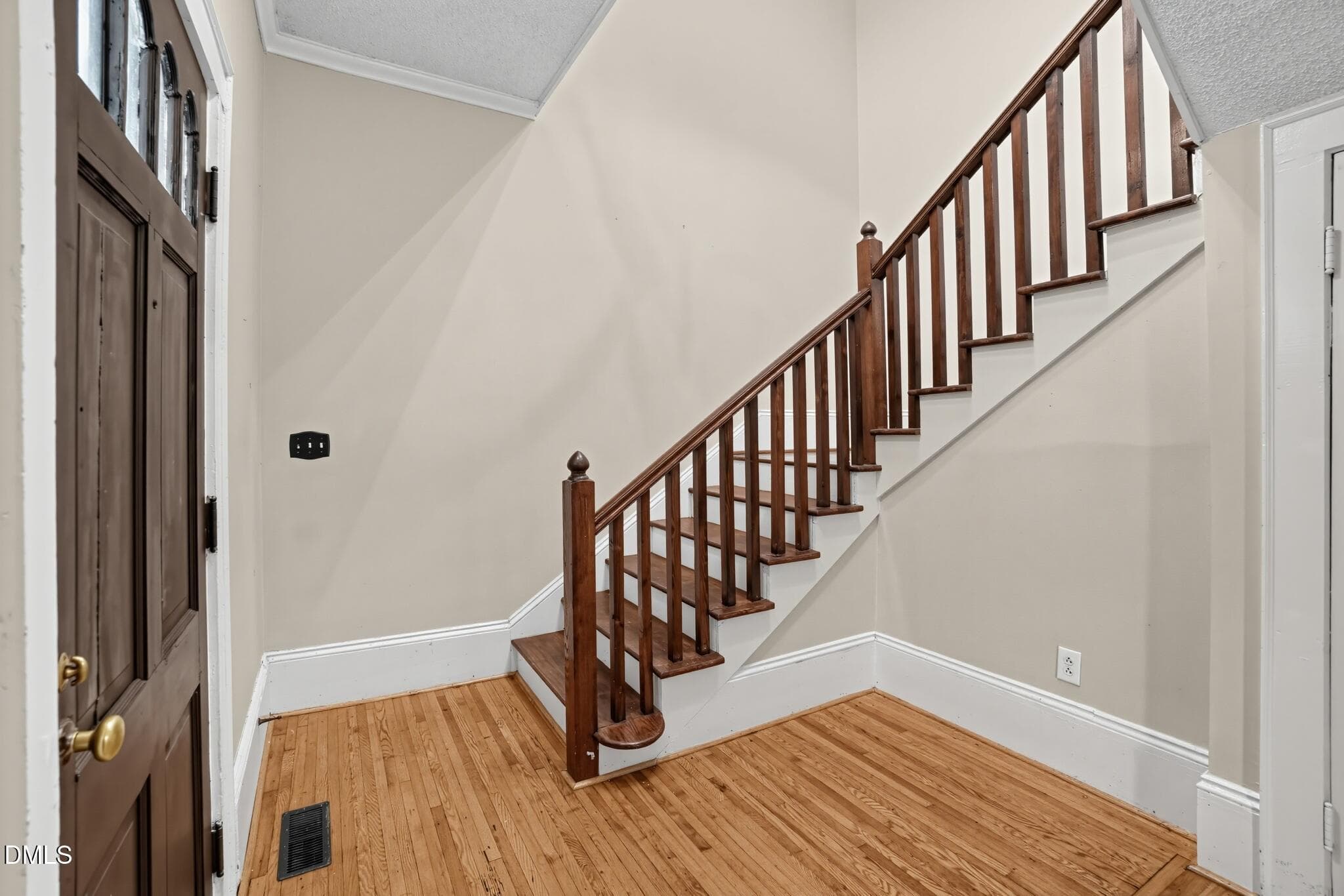 21_616_E_Pine_St-Foyer-6806 - 616 E Pine Street, Lincolnton, NC 28092