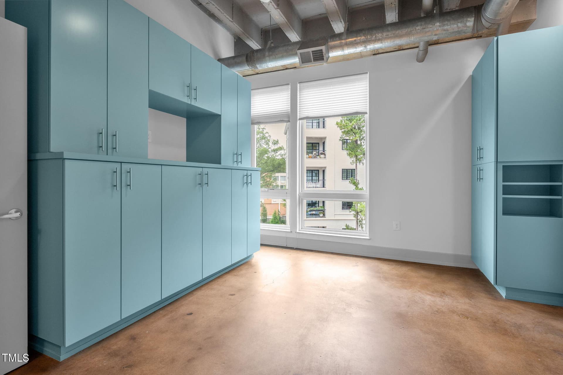 24-web-or-mls-DX3A1437 - 1300 St Marys Street 402, Raleigh, NC 27605