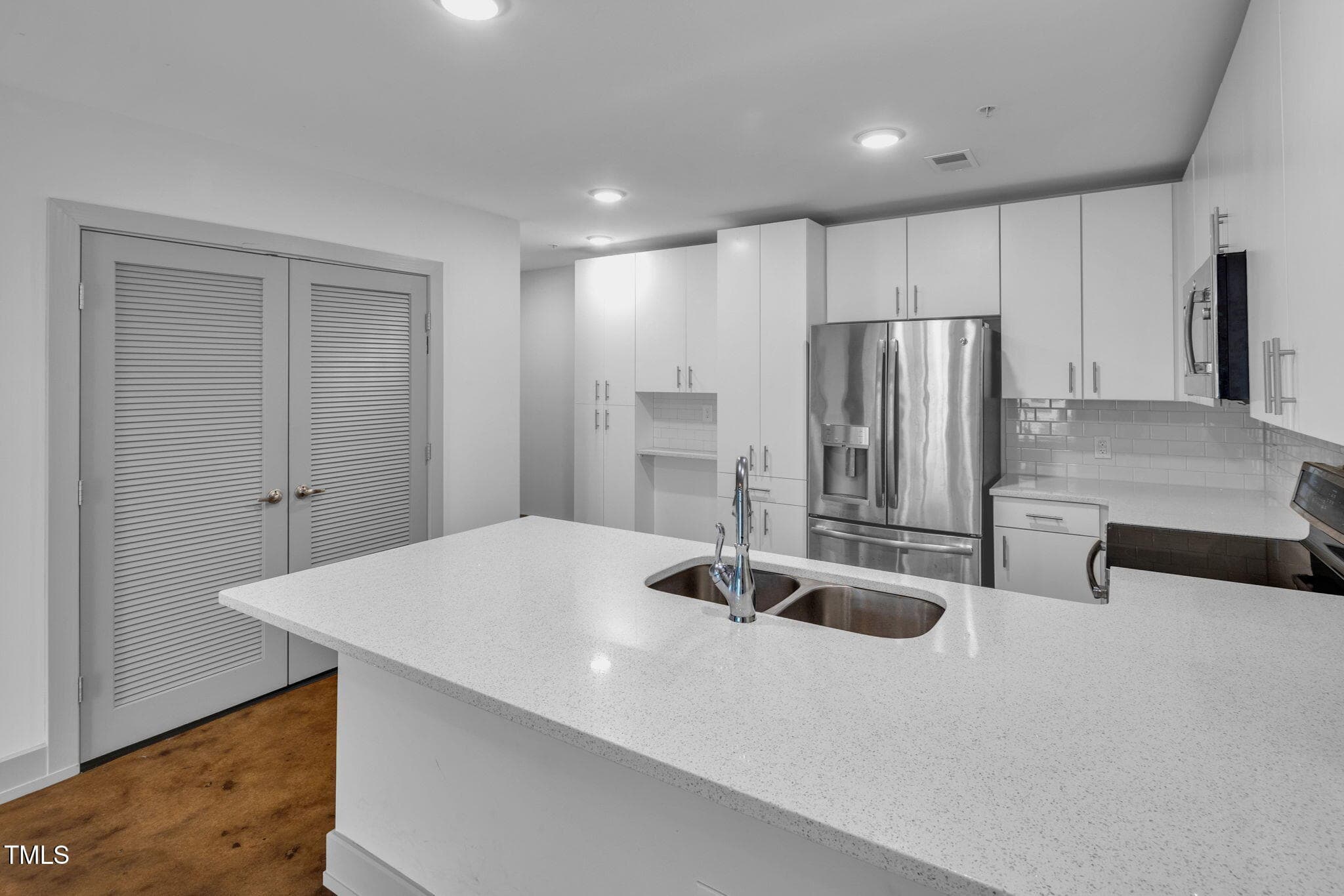 14-web-or-mls-DX3A1492 - 1300 St Marys Street 402, Raleigh, NC 27605