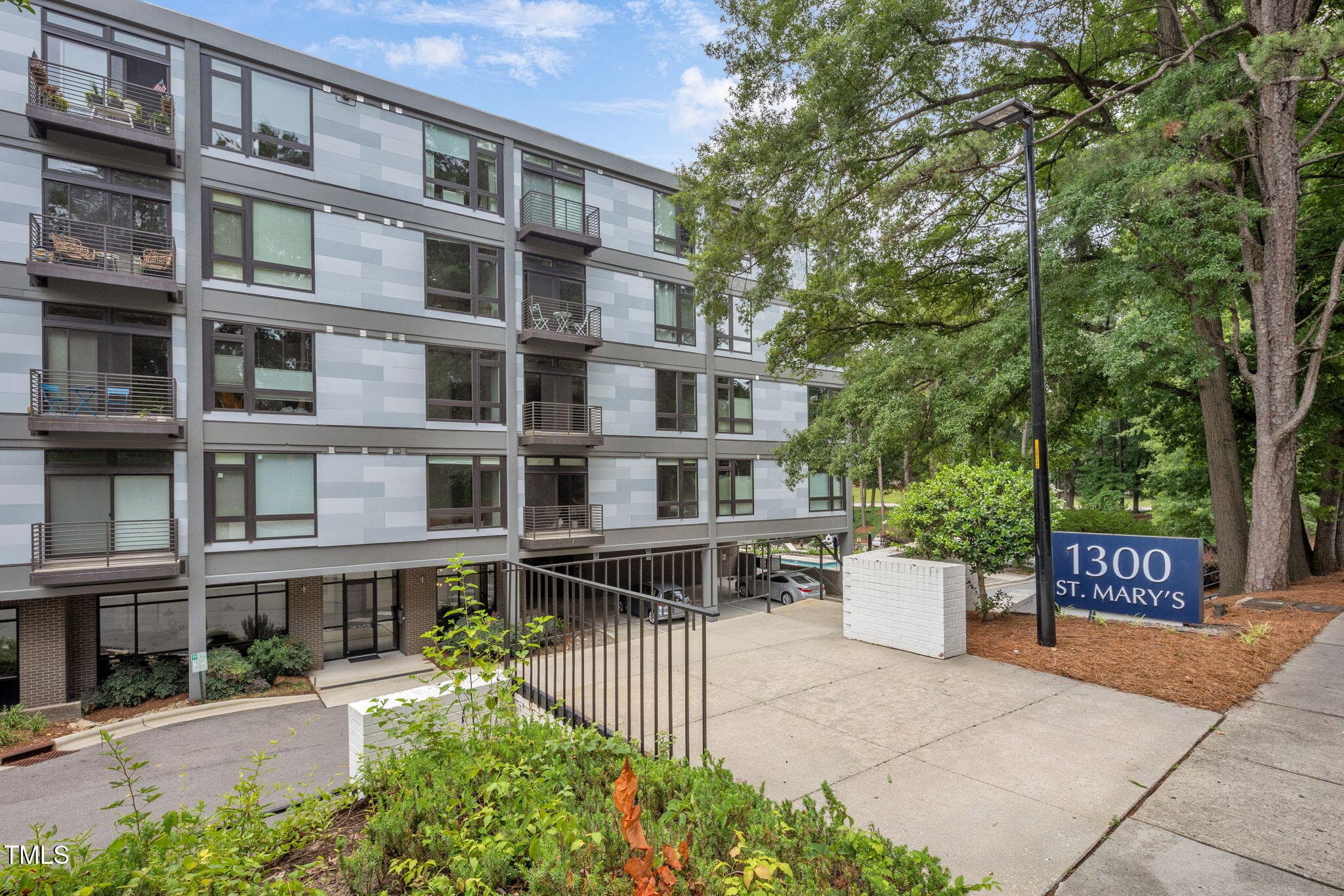 1-web-or-mls-DX3A1502 - 1300 St Marys Street 402, Raleigh, NC 27605