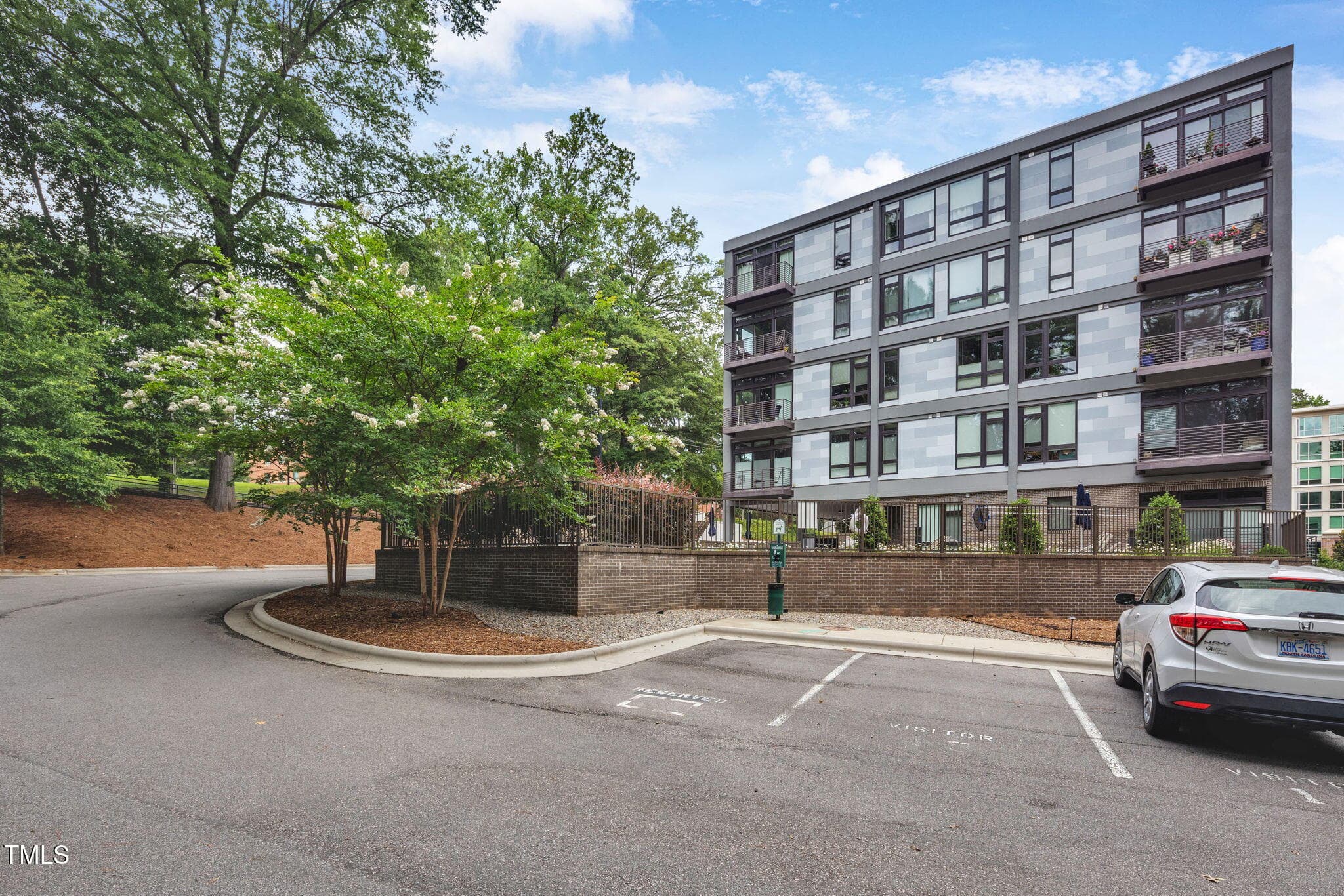 5-web-or-mls-DX3A1522 - 1300 St Marys Street 402, Raleigh, NC 27605