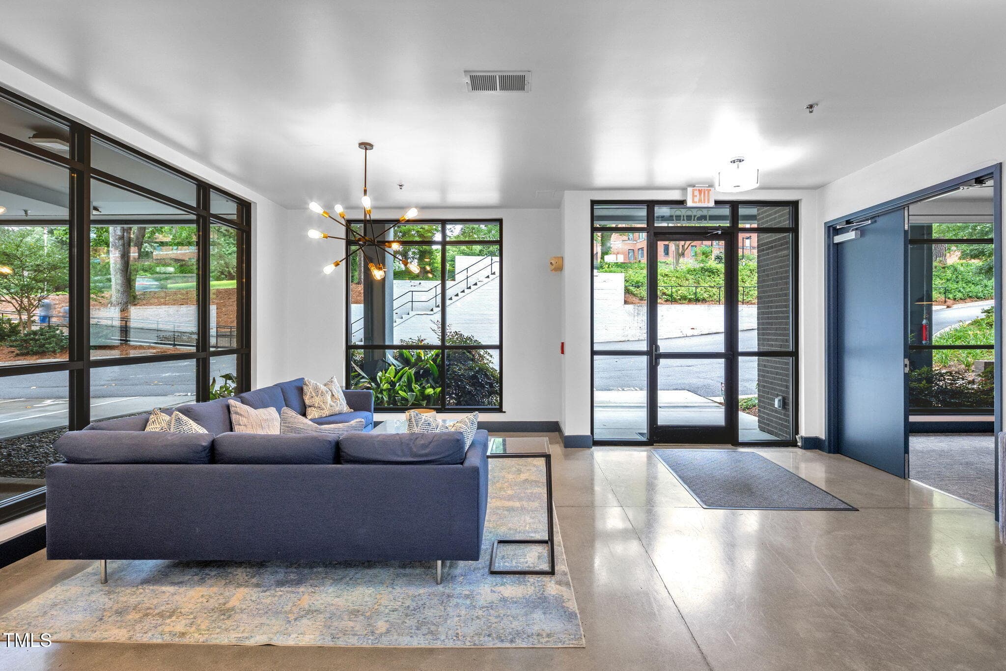 8-web-or-mls-DX3A1387 - 1300 St Marys Street 402, Raleigh, NC 27605