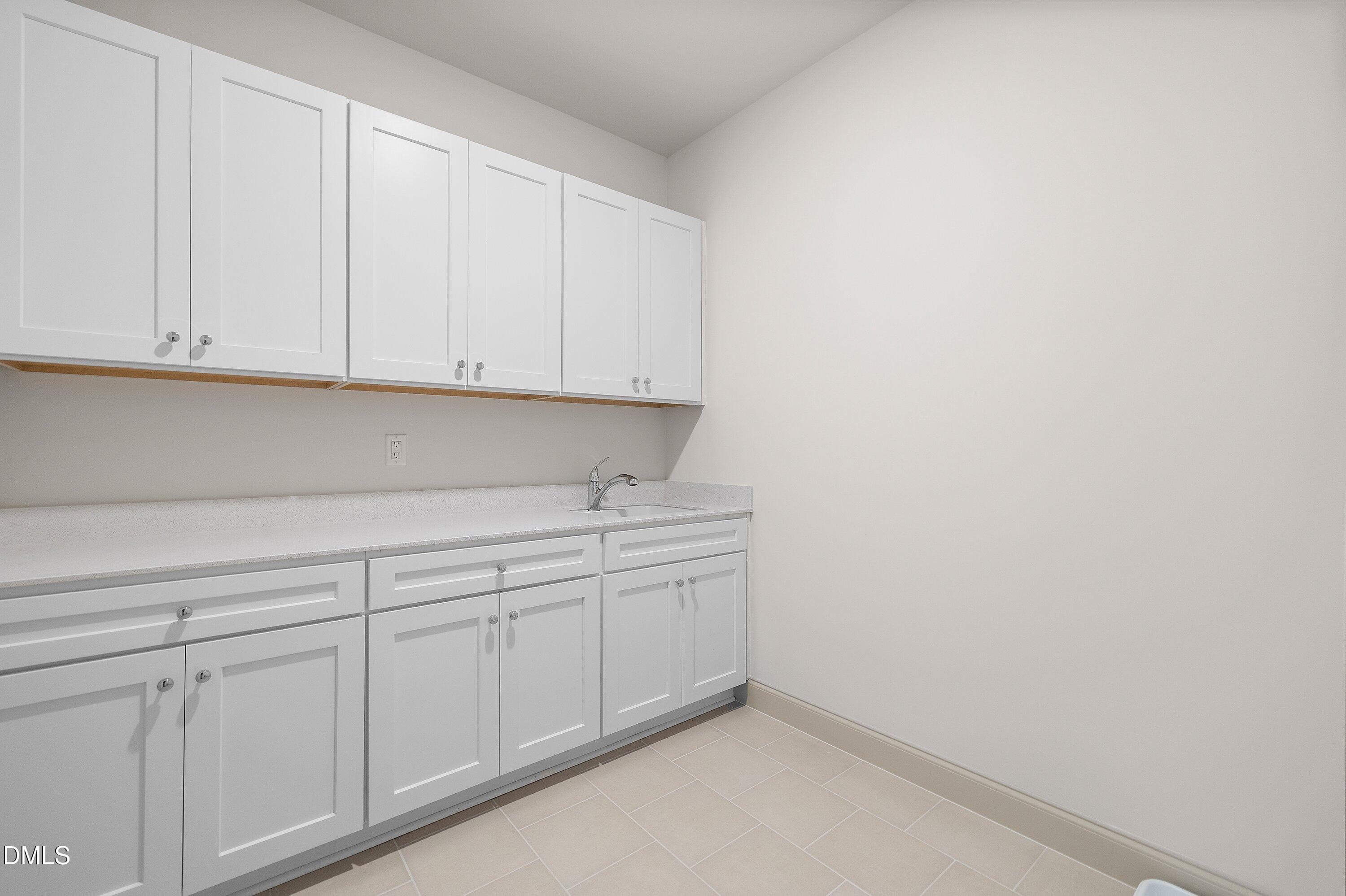 Laundry Room - 125 W Victoria Ridge Drive 29, Selma, NC 27576