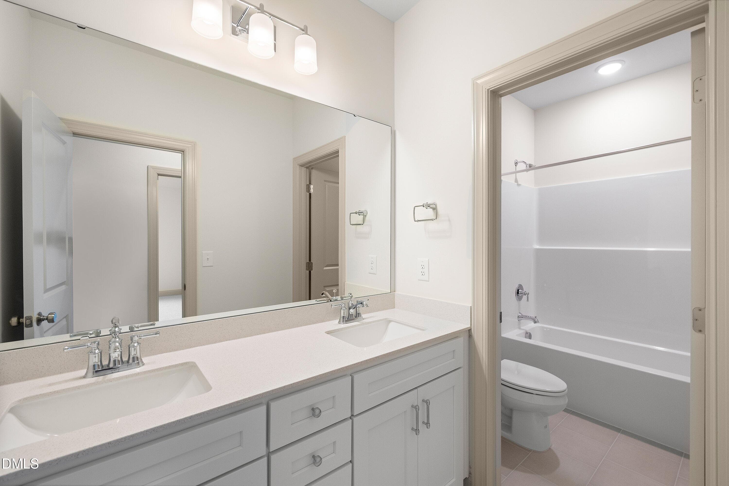 Guest Bath - 125 W Victoria Ridge Drive 29, Selma, NC 27576