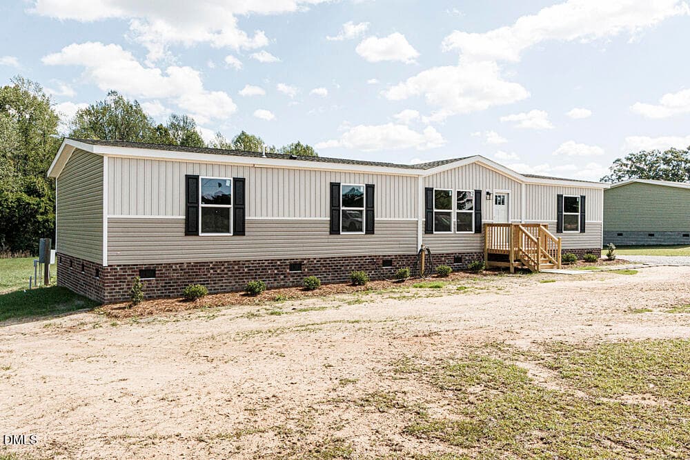 11621 Straight Gate Road, Whitakers, NC 27891