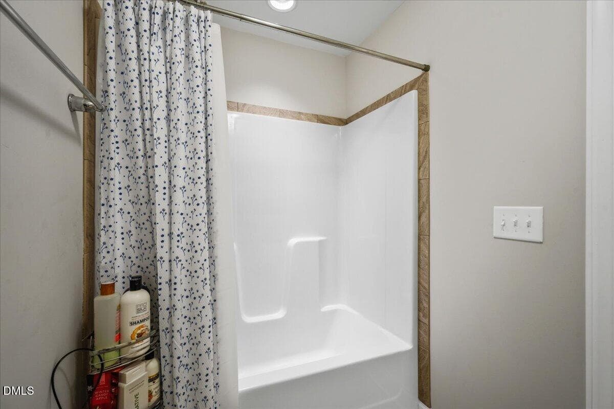 Hall Bath Shower - 190 Beaver Dam Drive, Youngsville, NC 27596, Youngsville