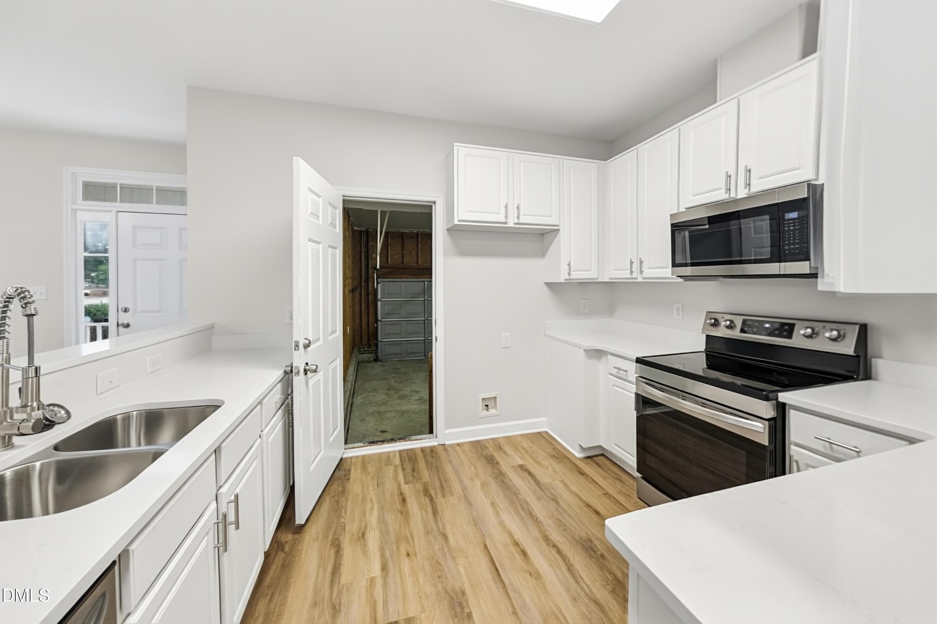 06_Kitchen-01 - 605 Stoningham Place, Wake Forest, NC 27587
