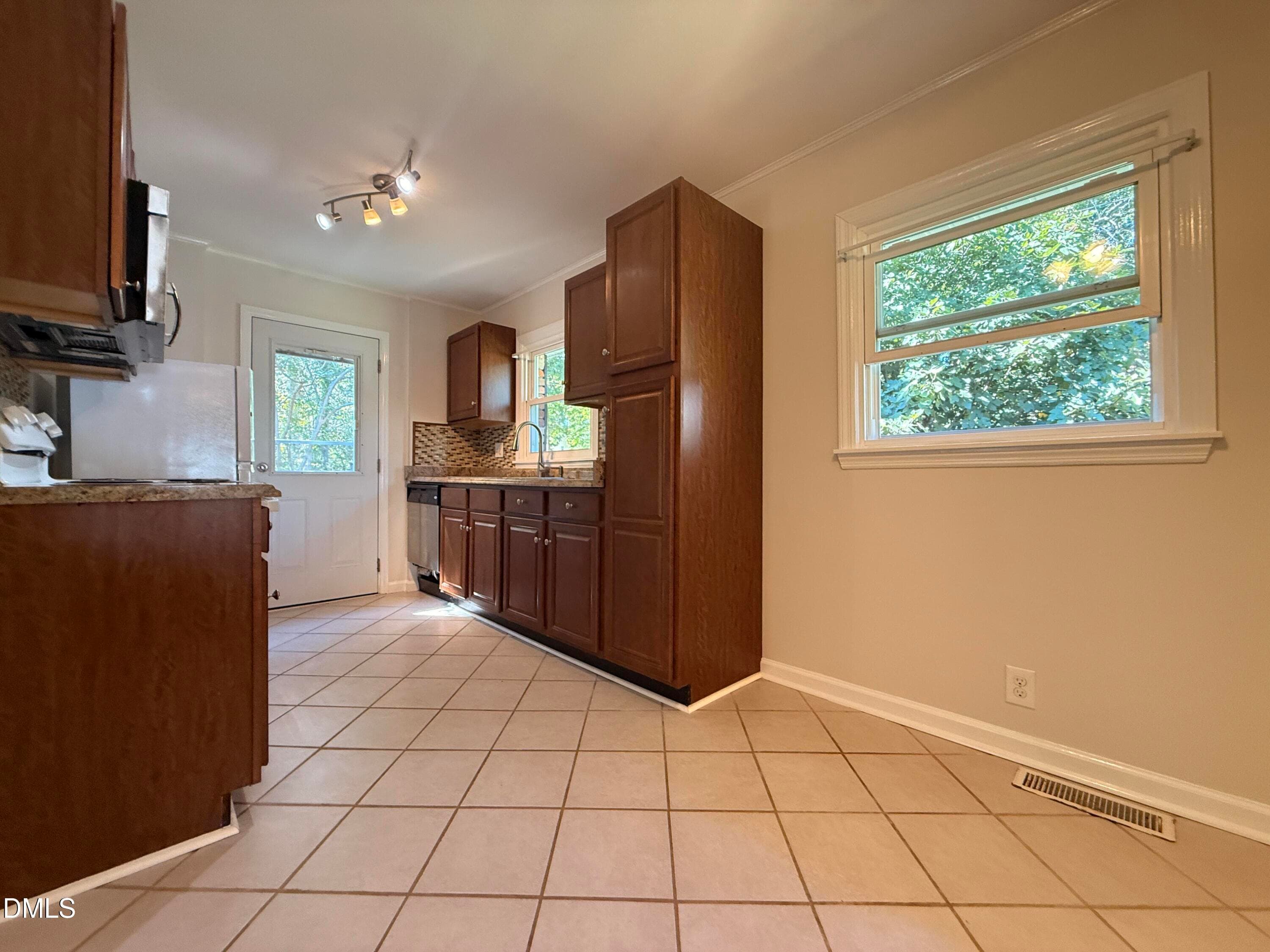 07_beyc6ac4294fce4f0 - 200 Joyner Street, Franklinton, NC 27525, Franklinton