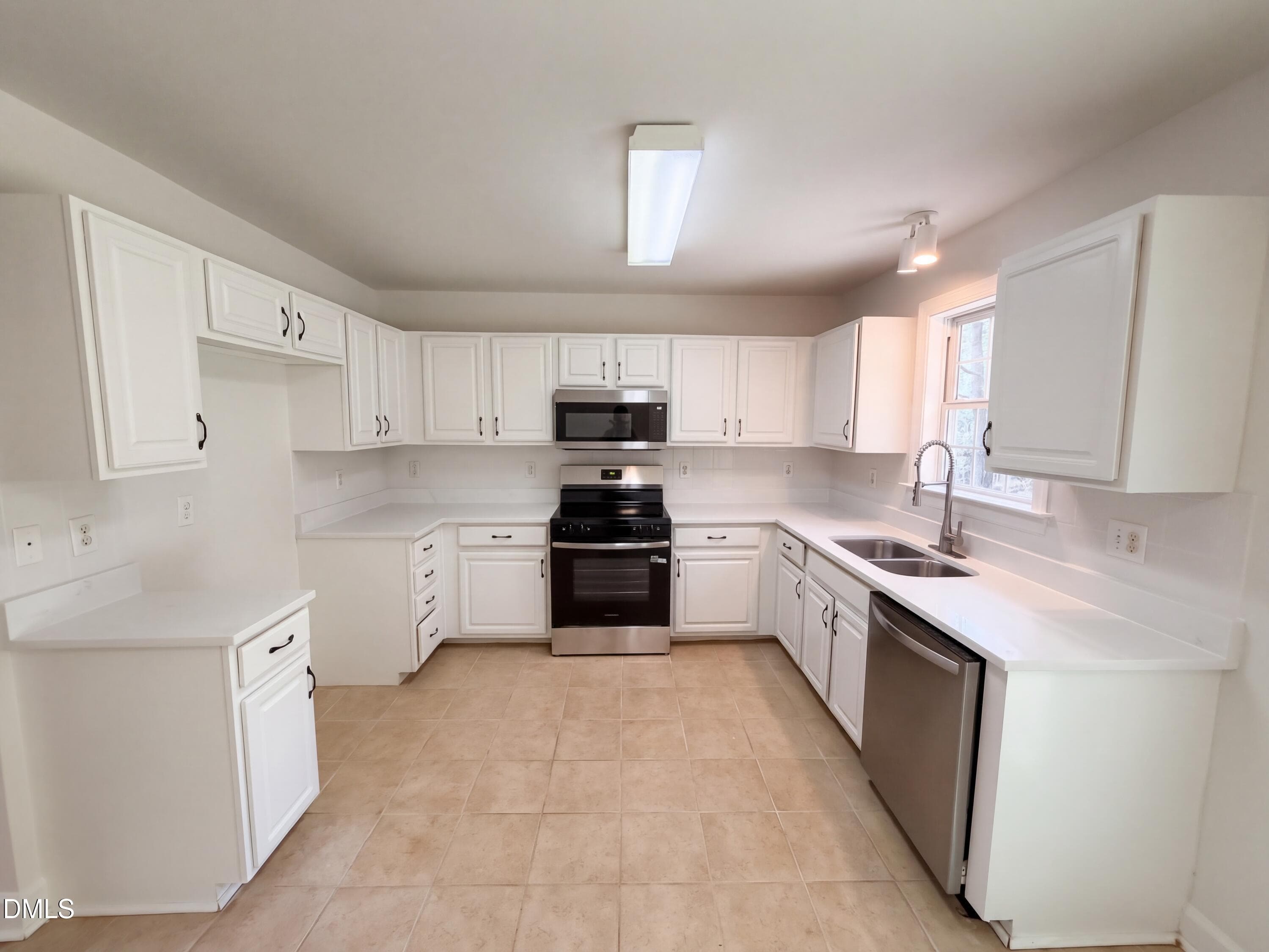 photo_02 - 270 Cherrylaurel Drive, Youngsville, NC 27596, Youngsville
