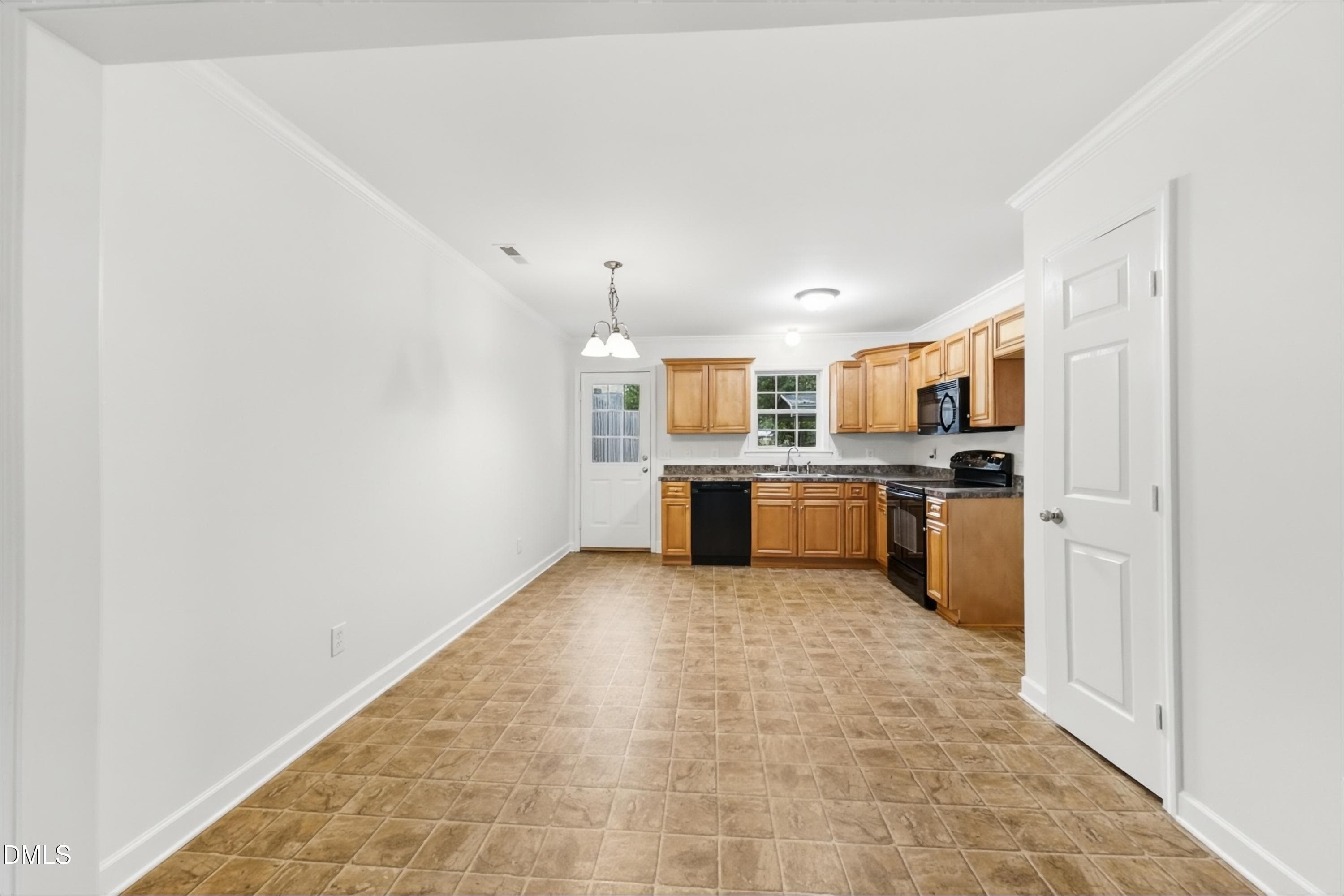05_Kitchen-01 - 404 Mckinley Court, Mebane, NC 27302