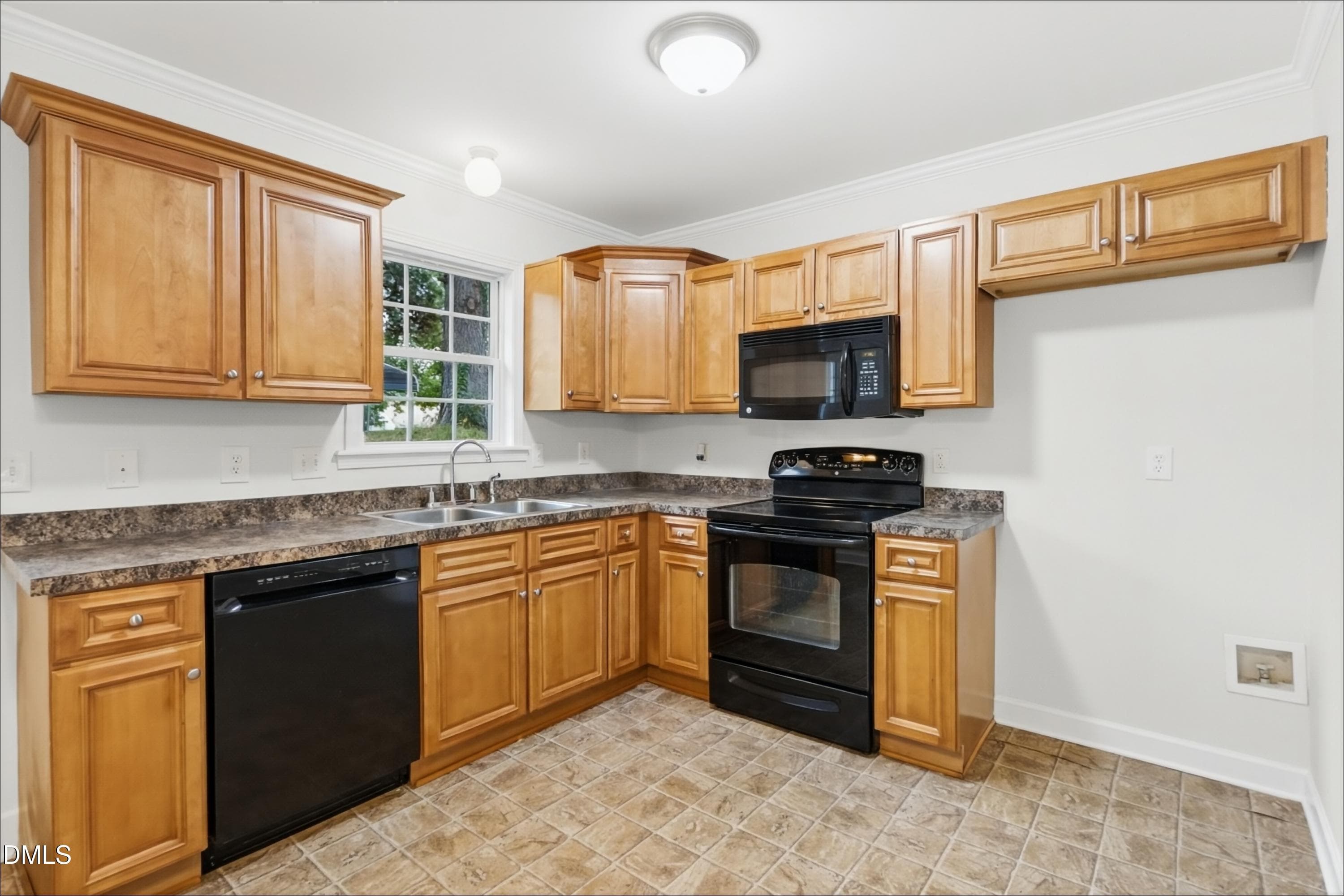 06_Kitchen-01 - 404 Mckinley Court, Mebane, NC 27302