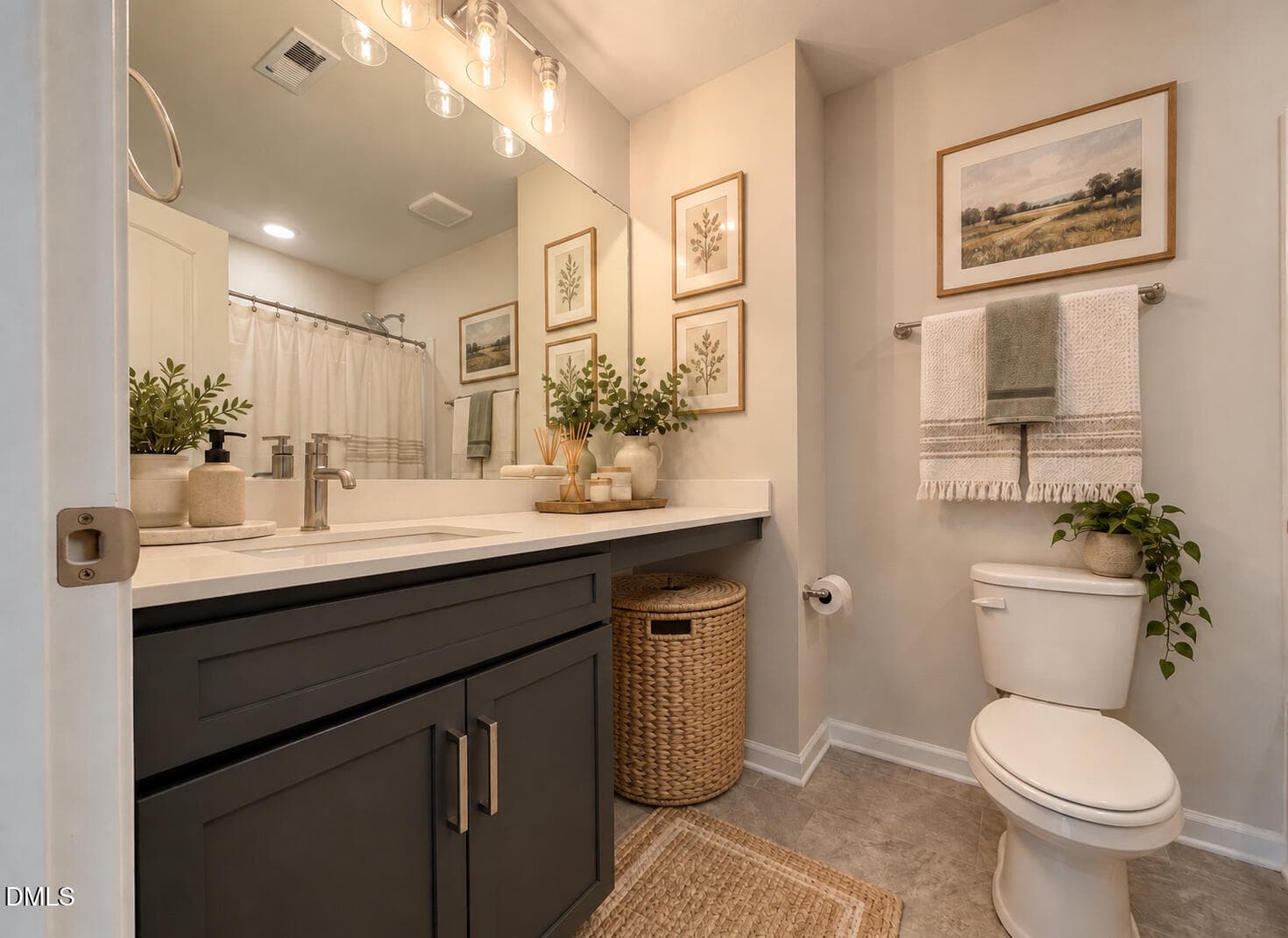Hall Bath 2 - 523 Valentine Court, Graham, NC 27253