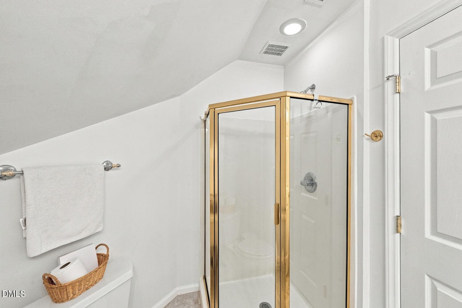 Bath 3 - 2213 Countrywood North Road N, Raleigh, NC 27615