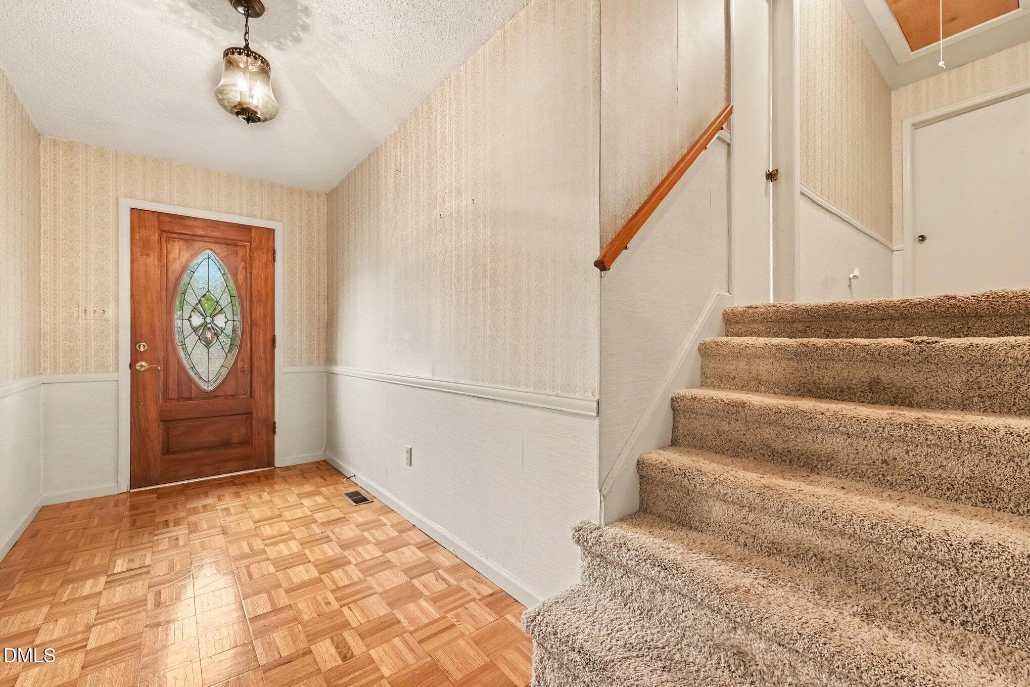 006_file_3671 - 1001 Parkwood Drive, Siler City, NC 27344, Siler City