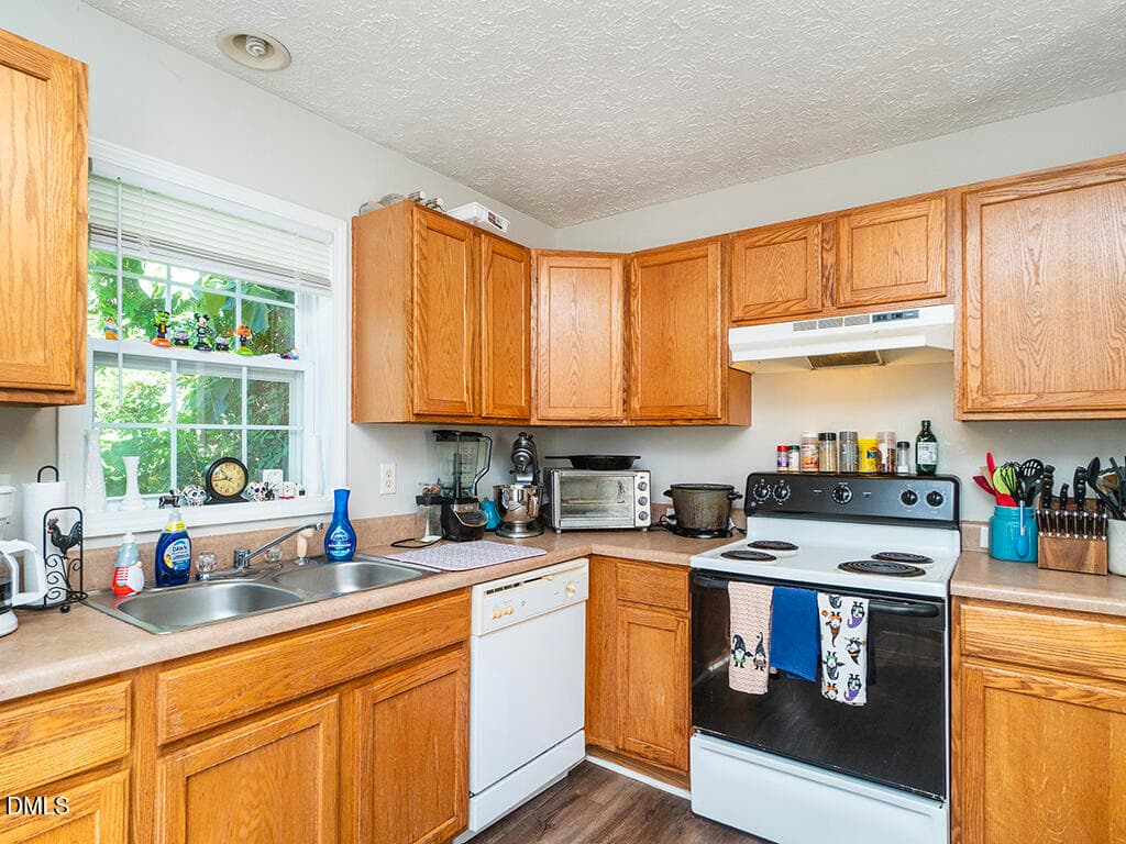 23 624_SWilliamsonAve Kitchen2_MLS - 622-624 S Williamson Avenue, Elon, NC 27244, Elon