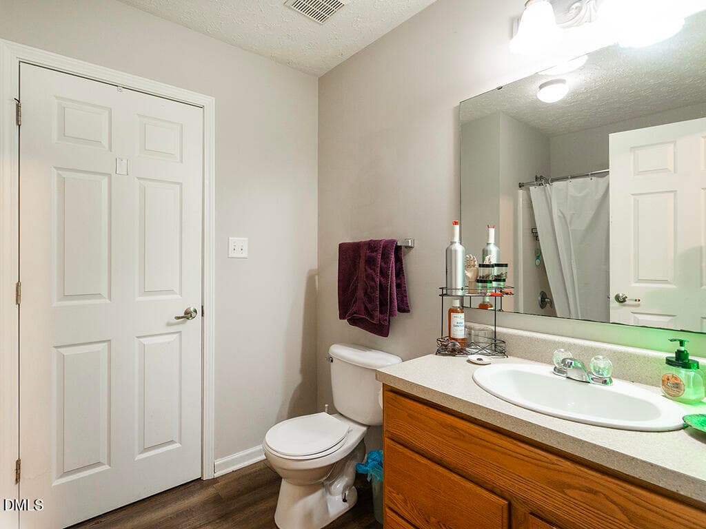 33 624_SWilliamsonAve Hallbath1_MLS - 622-624 S Williamson Avenue, Elon, NC 27244, Elon