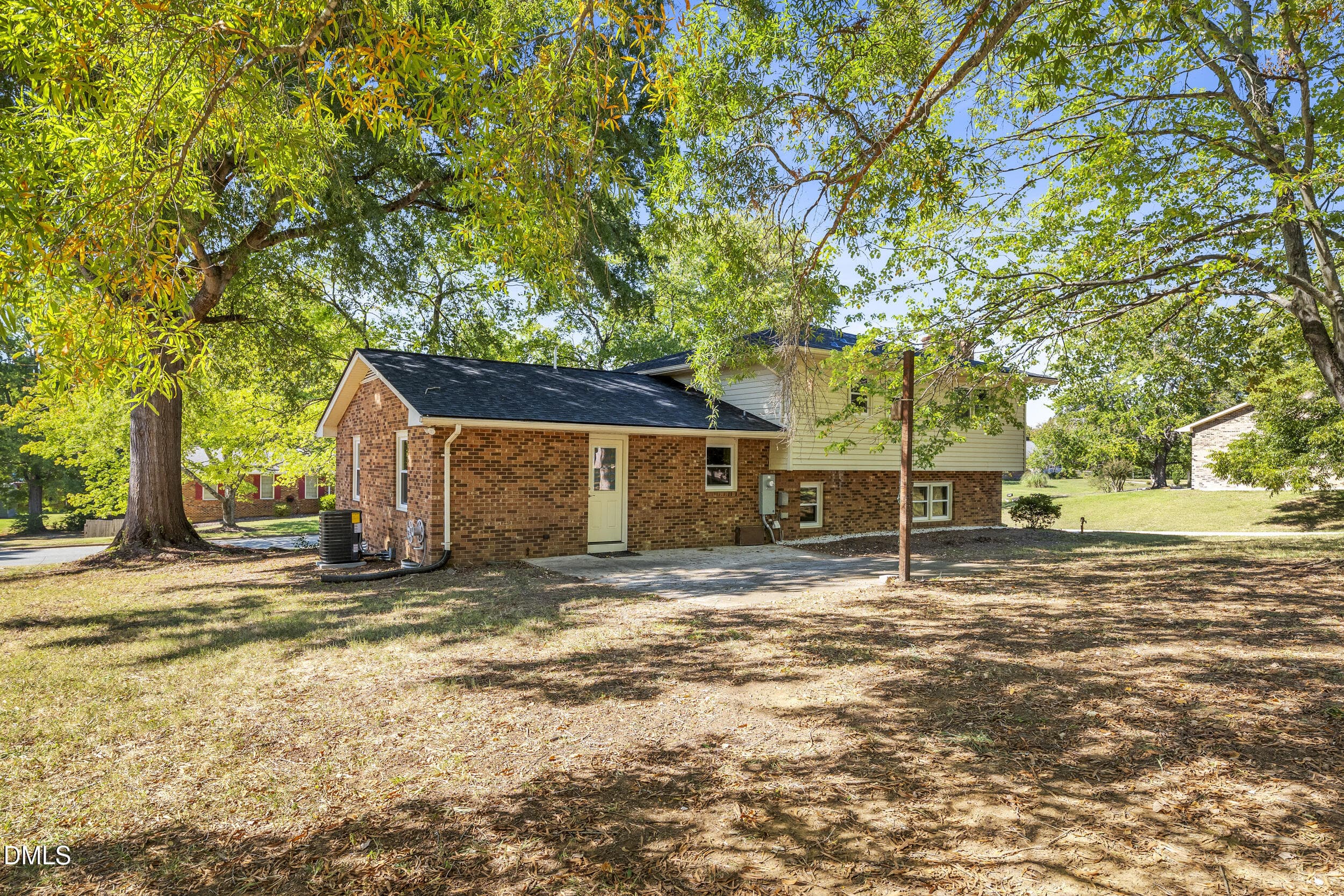 42_1602 broadway drive-1042 - 1602 Broadway Drive, Graham, NC 27253