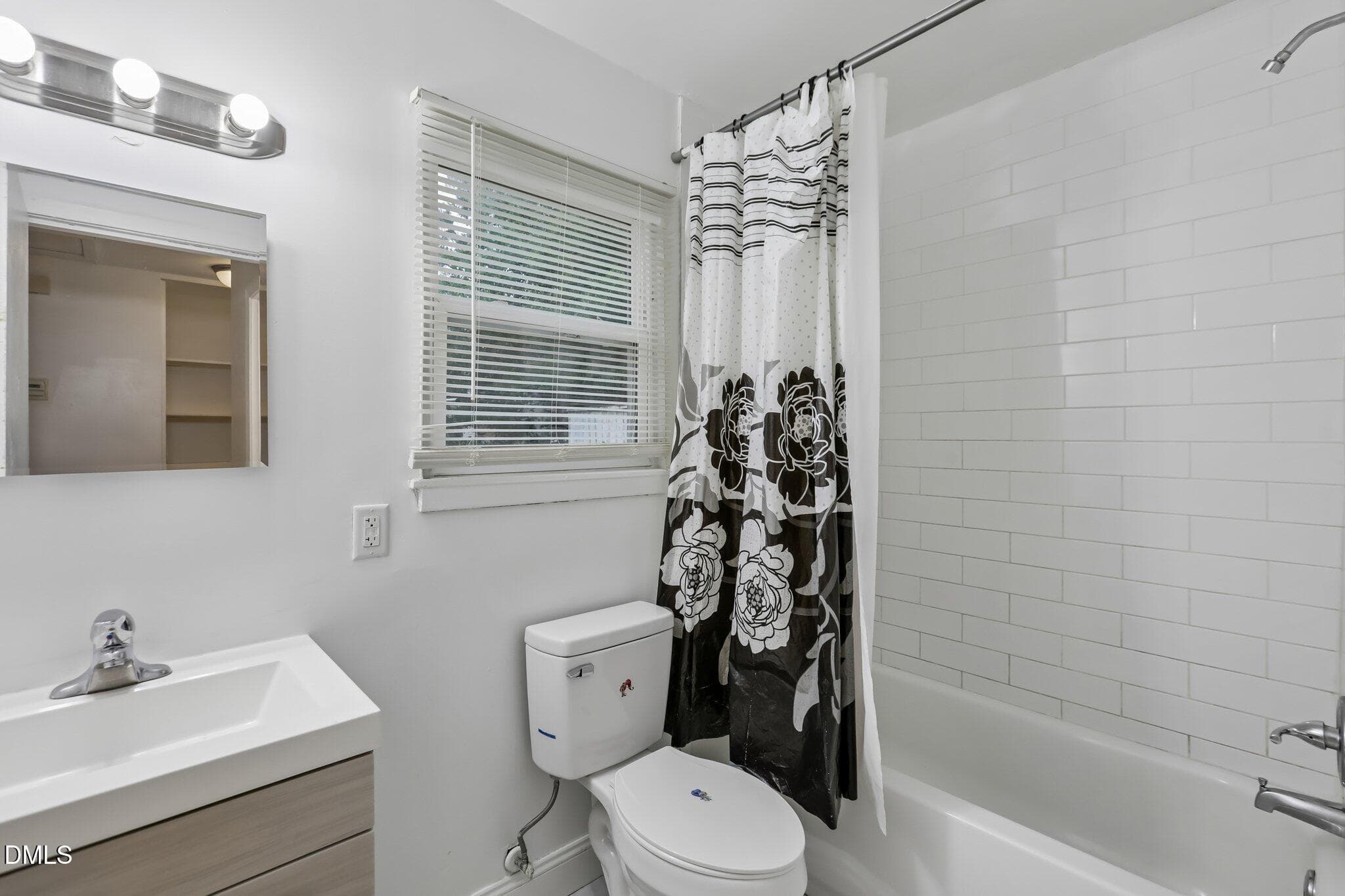 13-web-or-mls-Lynn Rd-S0410-013 - 404 Lynn Road, Durham, NC 27703
