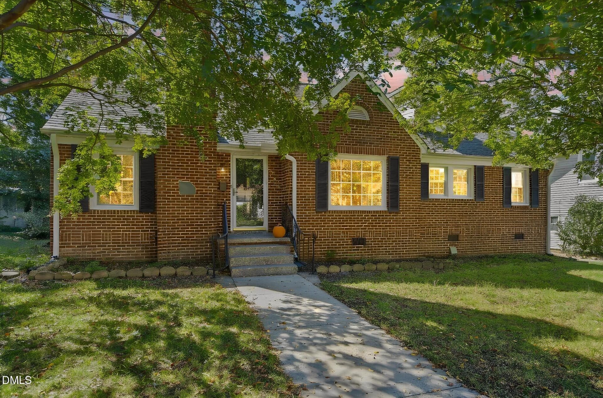 328 Hillcrest Avenue, Burlington, NC 27215
