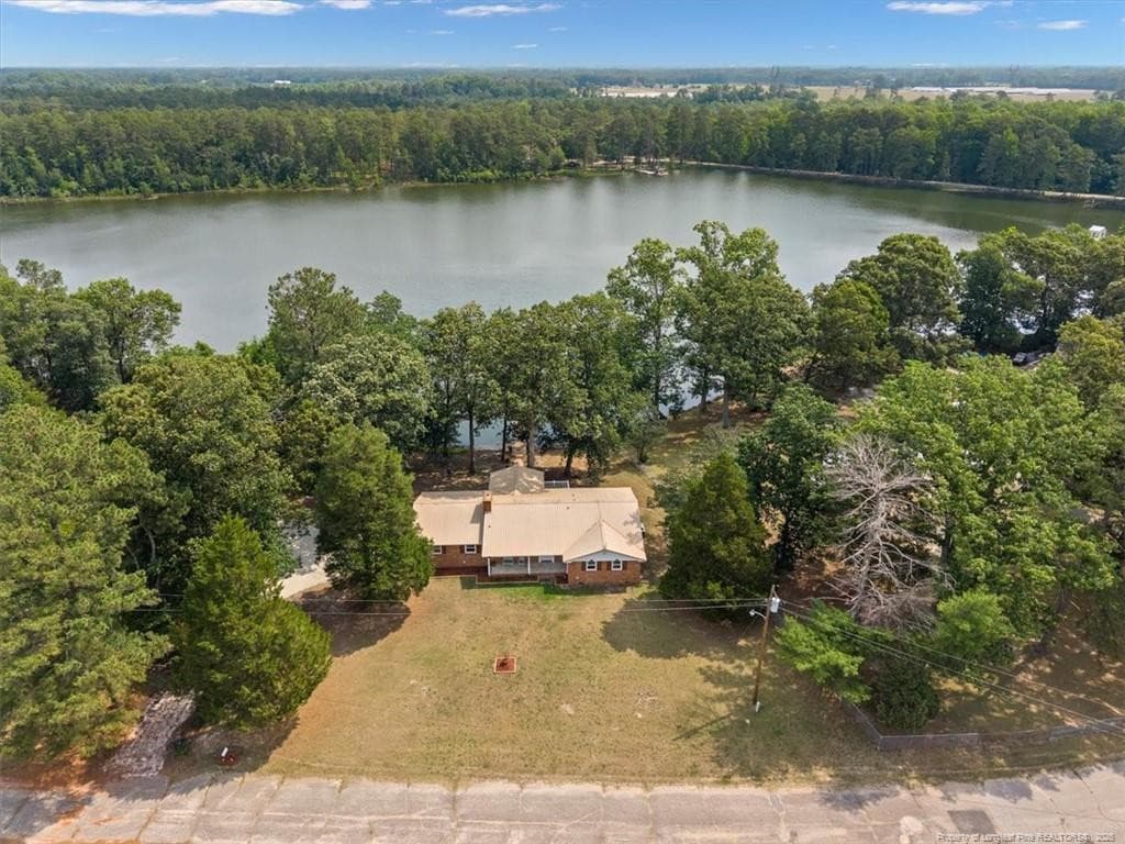 Photo 8 - 113 Lakeview Drive, Red Springs, NC 28377