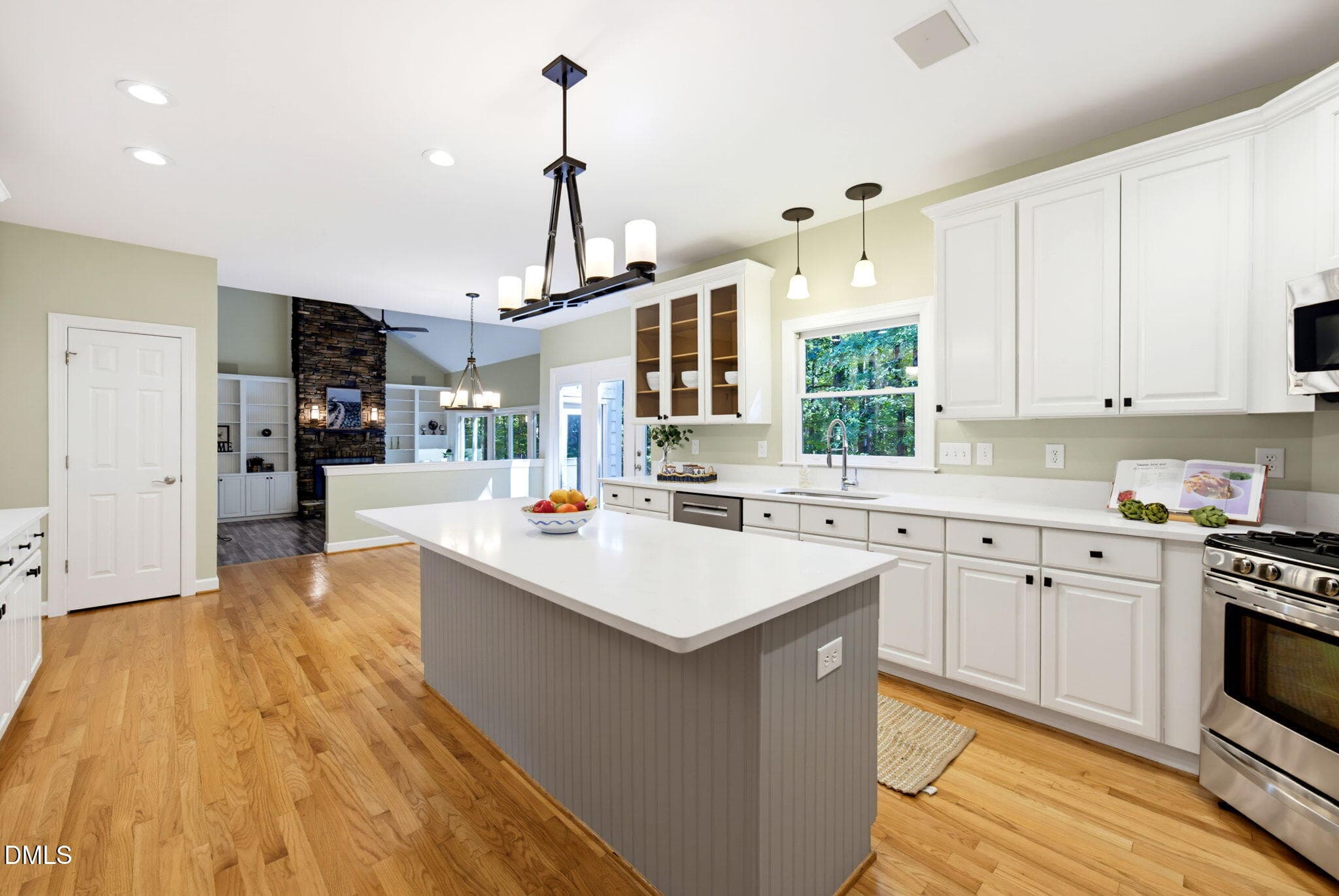 9-web-or-mls-untitled-7 (2) - 204 Woodleaf Drive, Chapel Hill, NC 27516, Chapel Hill