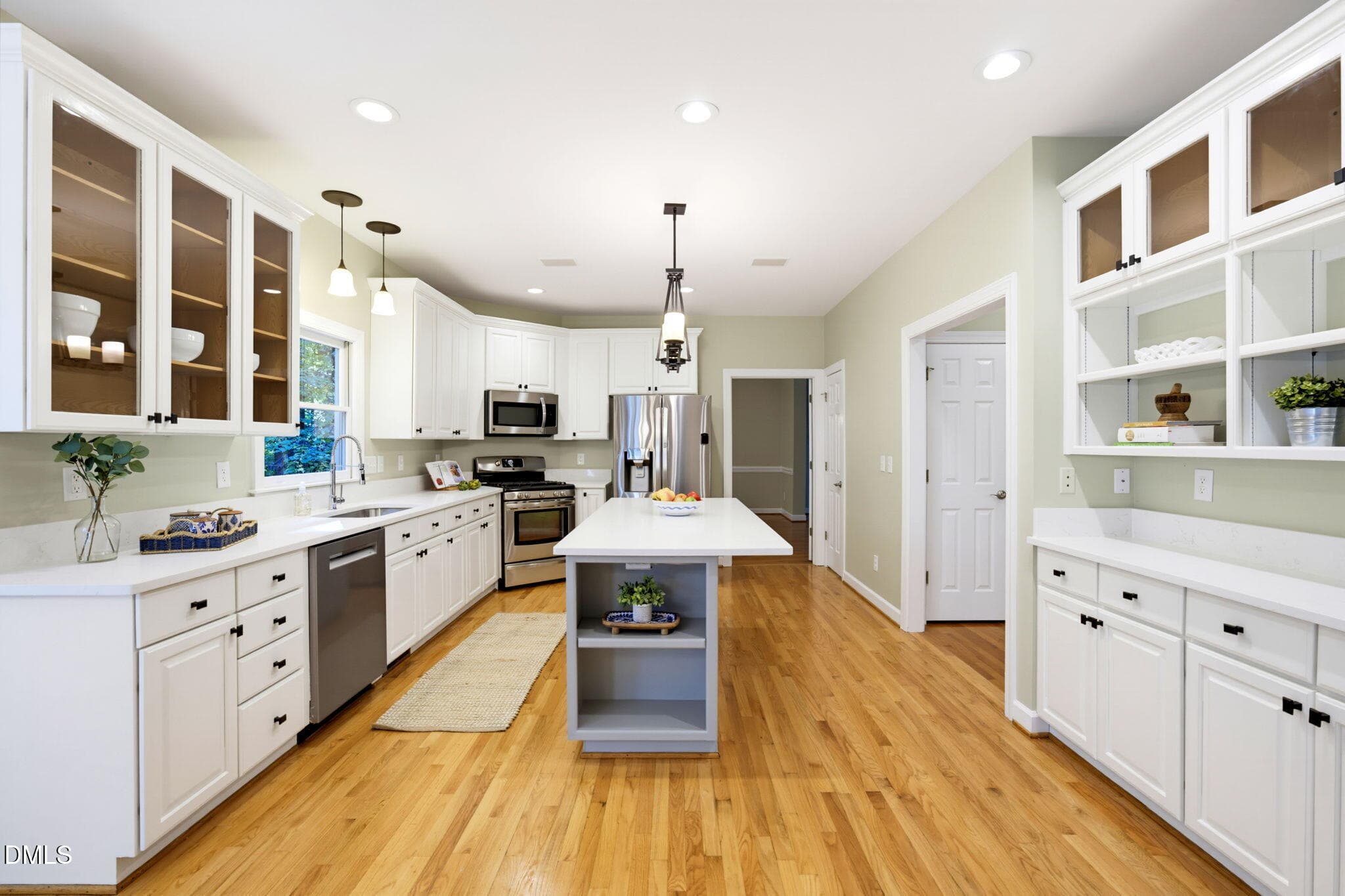 12-web-or-mls-untitled-10 (2) - 204 Woodleaf Drive, Chapel Hill, NC 27516, Chapel Hill