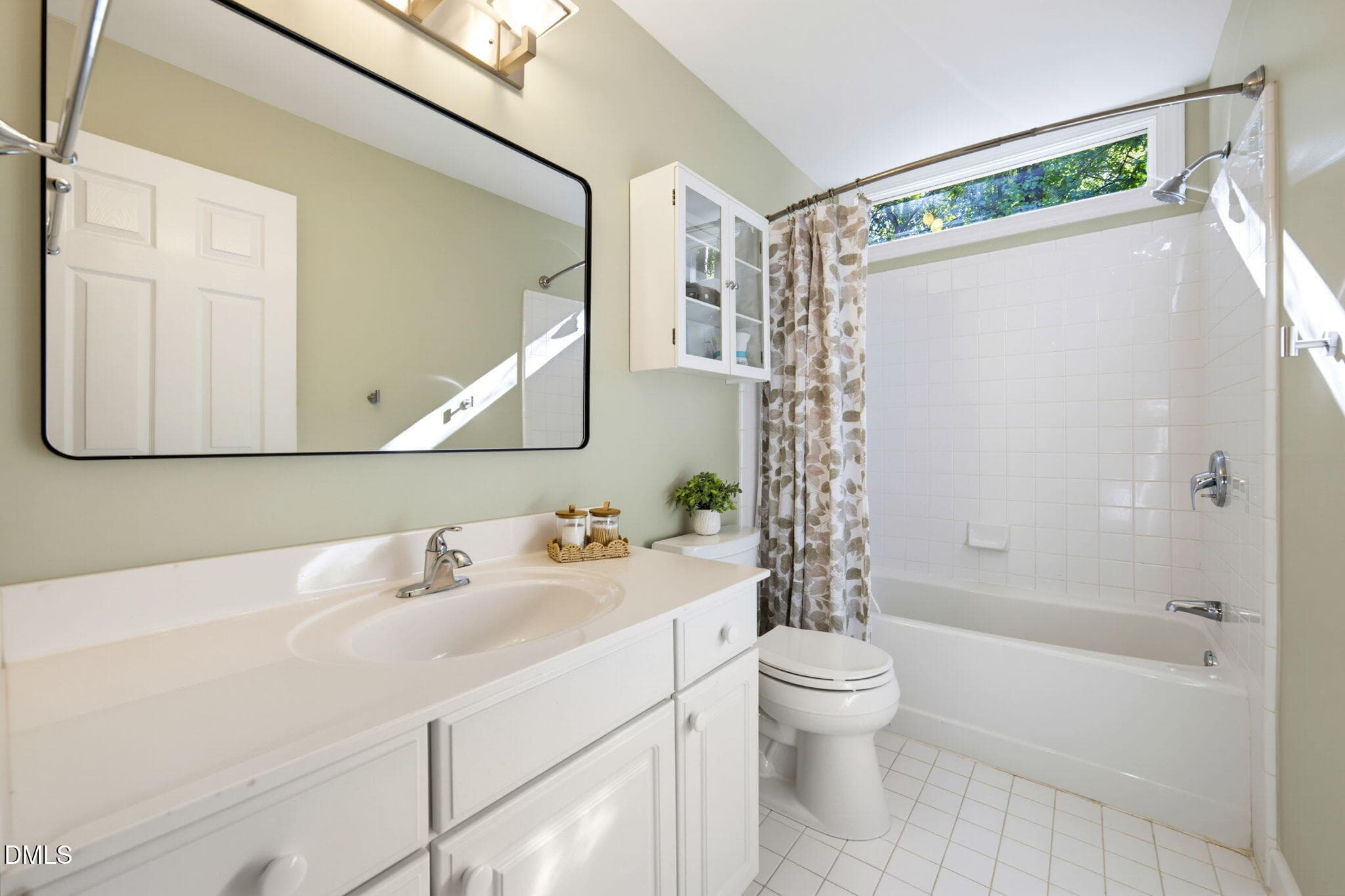40-web-or-mls-untitled-35 - 204 Woodleaf Drive, Chapel Hill, NC 27516, Chapel Hill