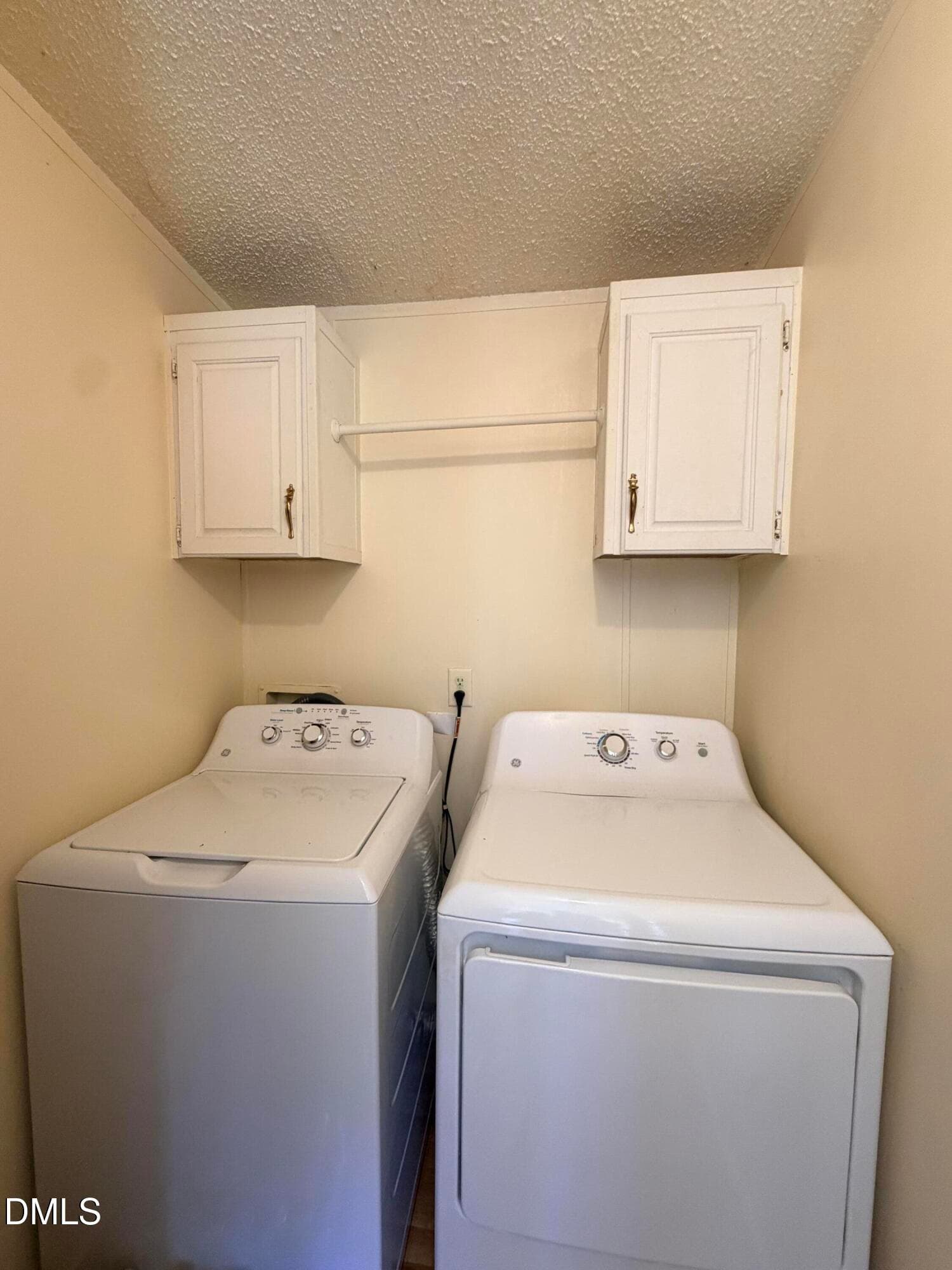 1387AcornWasherDryer - 1387 Acorn Hill Road, Tarboro, NC 27886, Tarboro