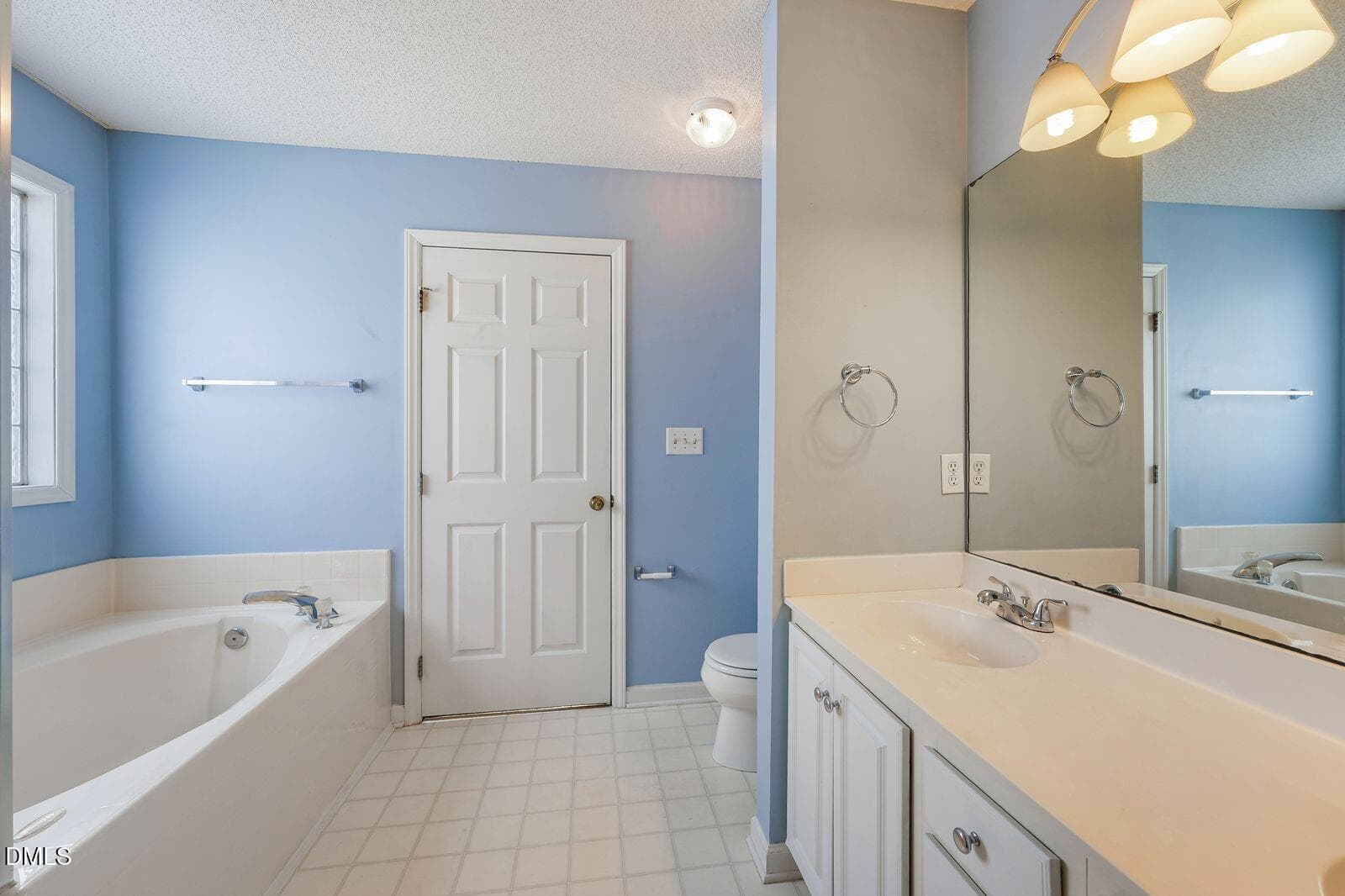 crag primary bath 2 - 1704 Crag Burn Lane, Raleigh, NC 27604