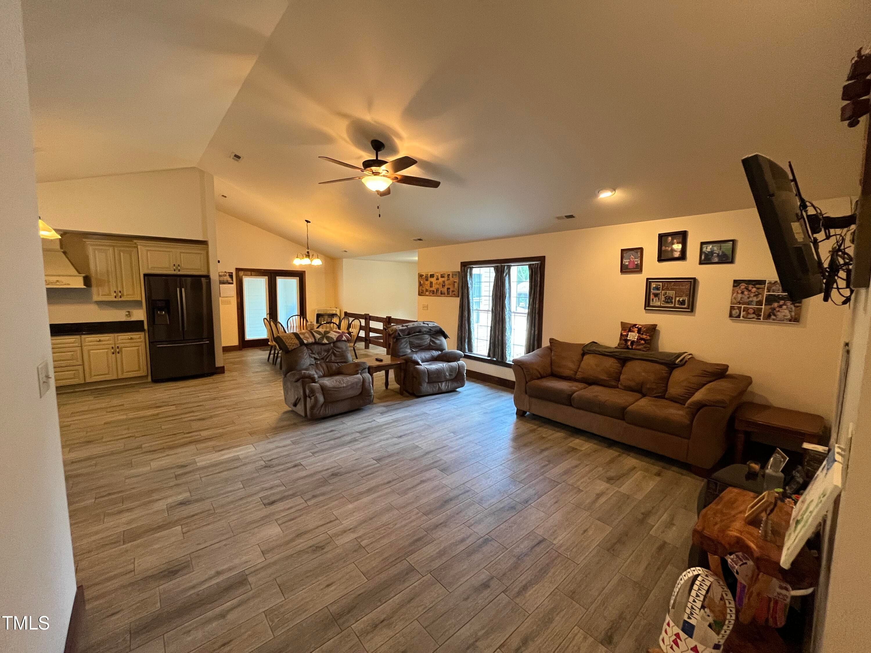 Living Room-2483 McNeill Hobbs Rd - 2483 Mcneill Hobbs Road, Bunnlevel, NC 28323