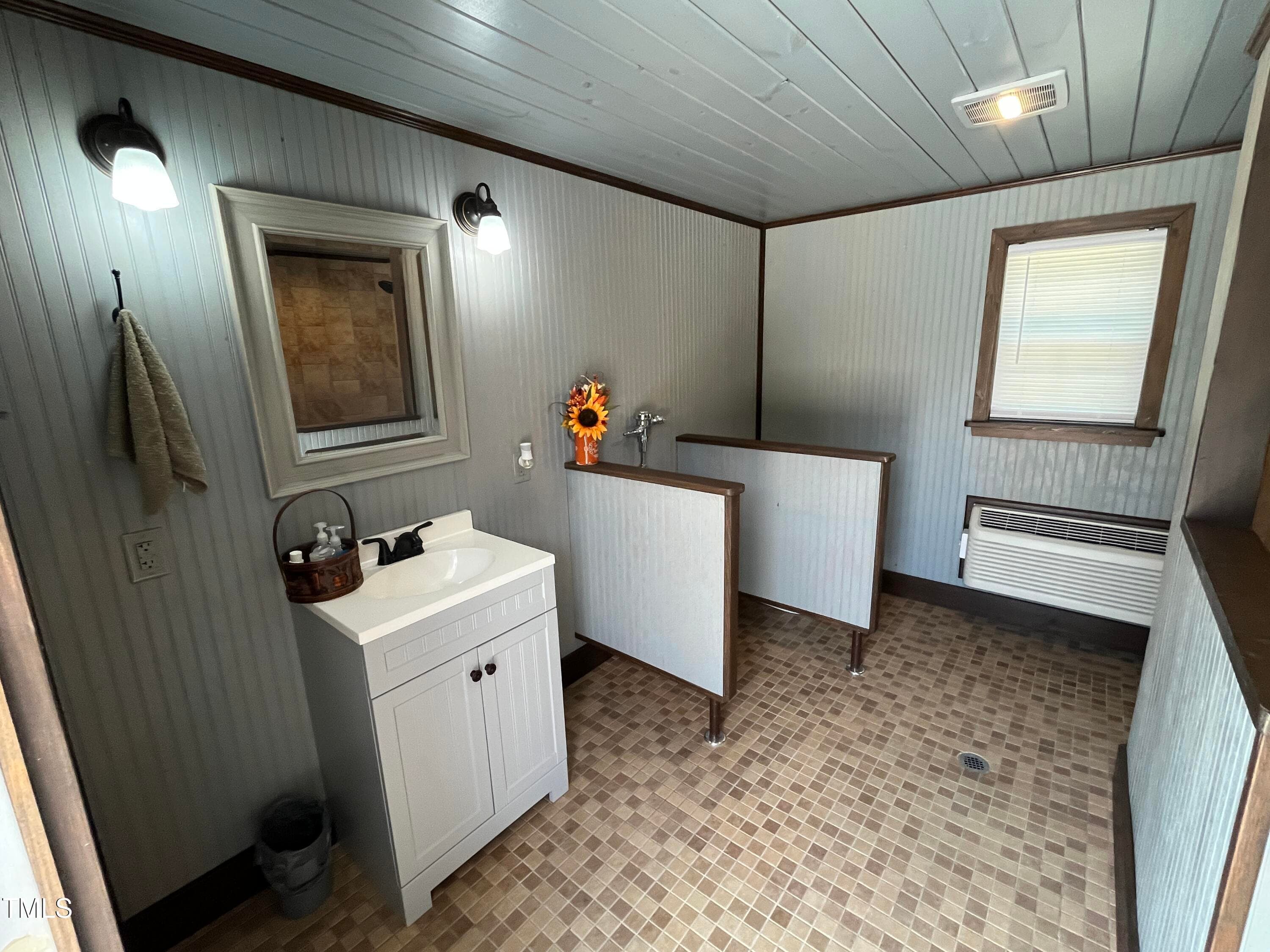 Bath house 3-2483 McNeill Hobbs Rd - 2483 Mcneill Hobbs Road, Bunnlevel, NC 28323