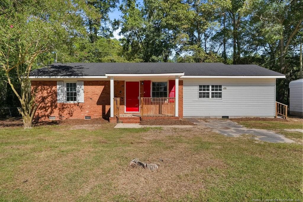 878 Carolina Church Road, Saint Pauls, NC 28384