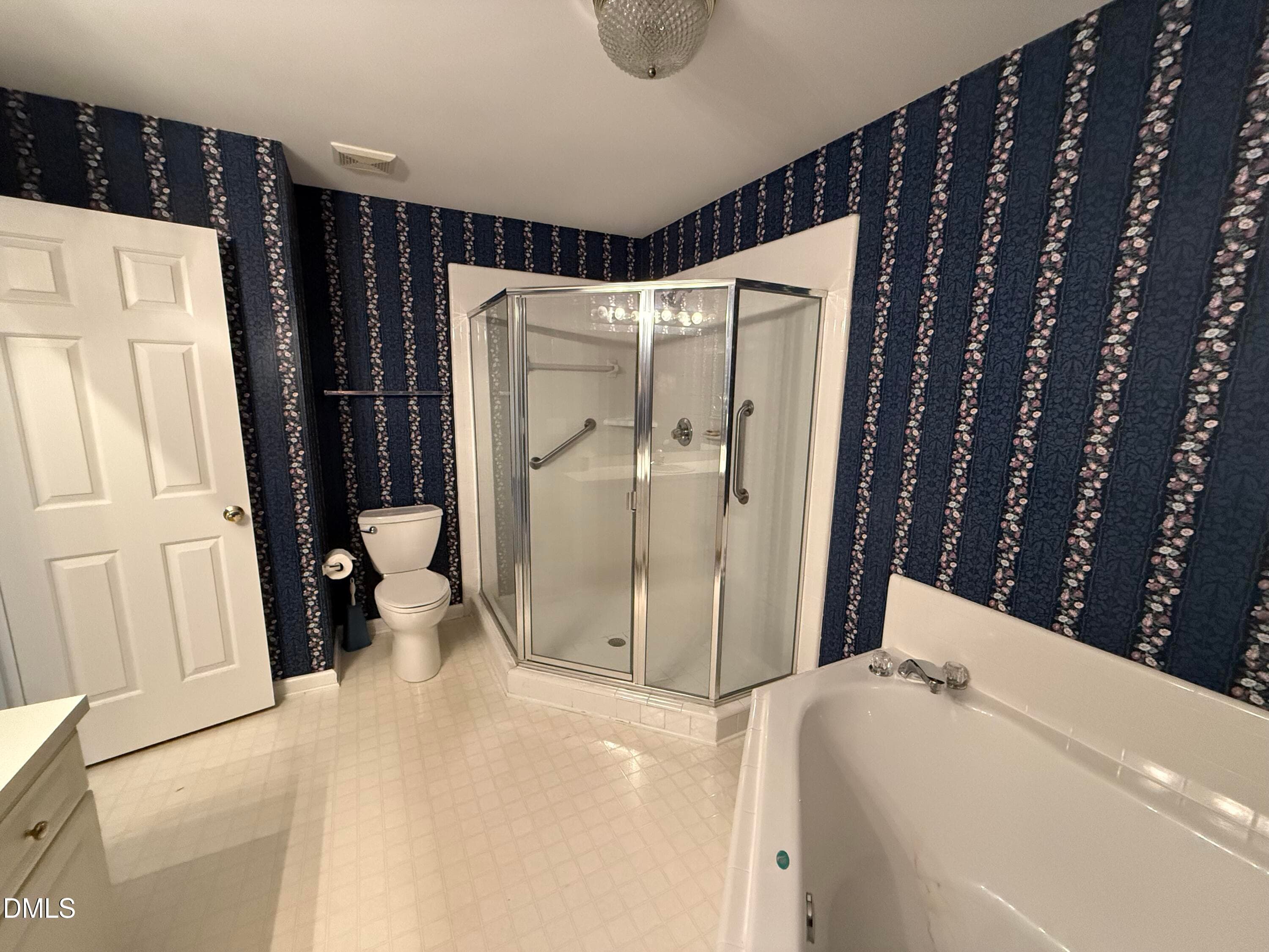 Master Bath - 8200 Hempshire Place, Raleigh, NC 27613