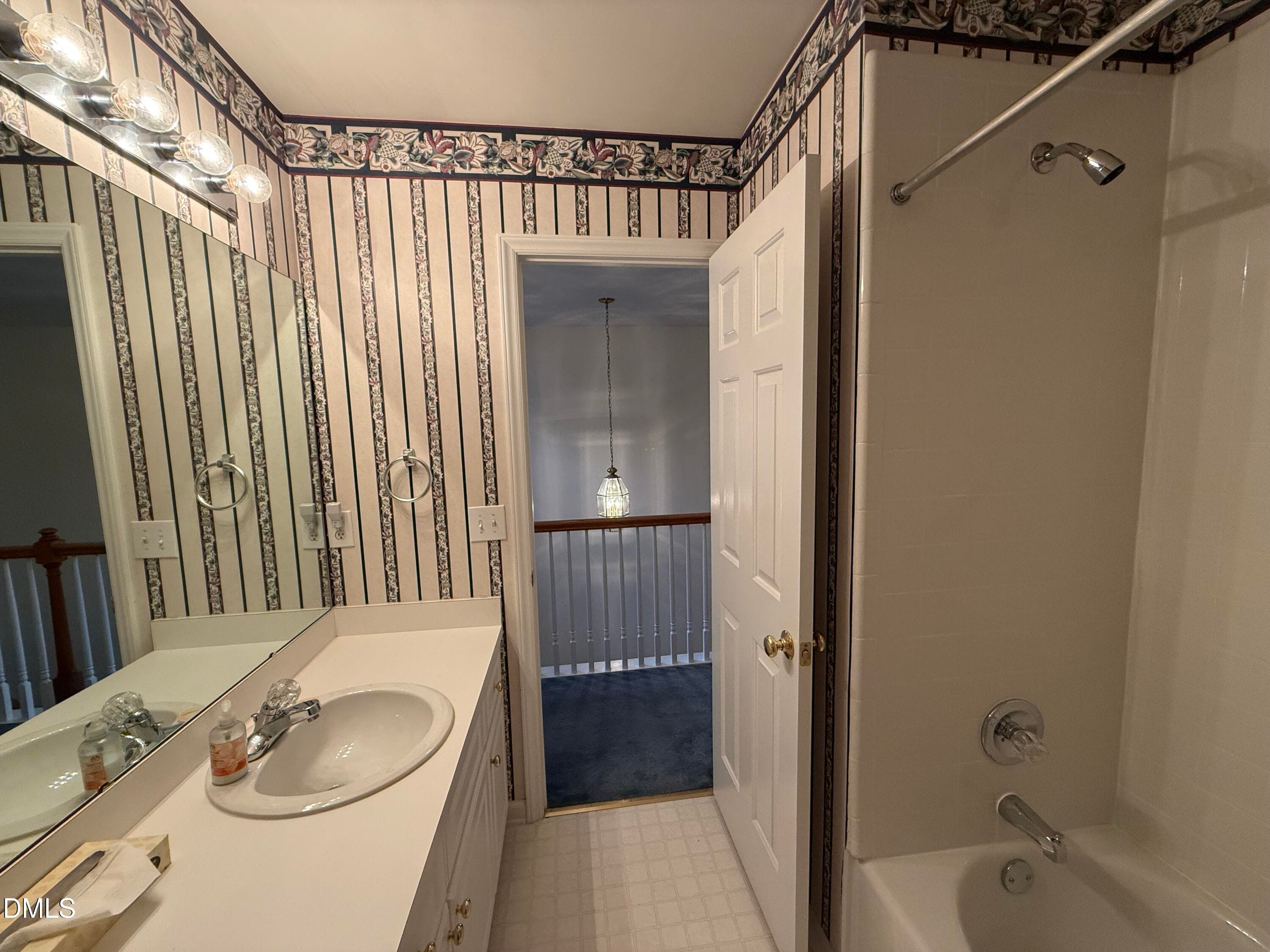 Second floor bathroom - 8200 Hempshire Place, Raleigh, NC 27613