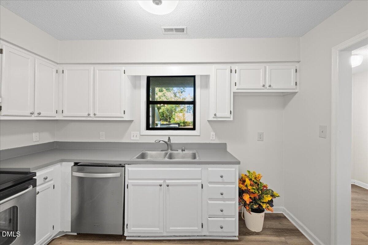 07-628 Applecross Dr - 628 Applecross Drive, Cary, NC 27511