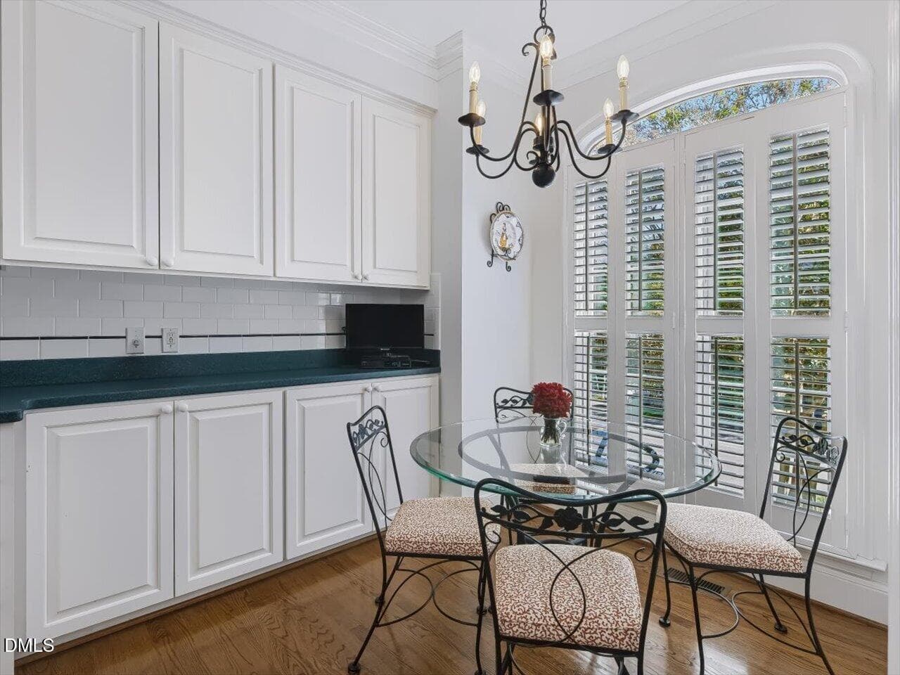 22-Informal Dining - 3306 Ridgecrest Court, Raleigh, NC 27607, Raleigh