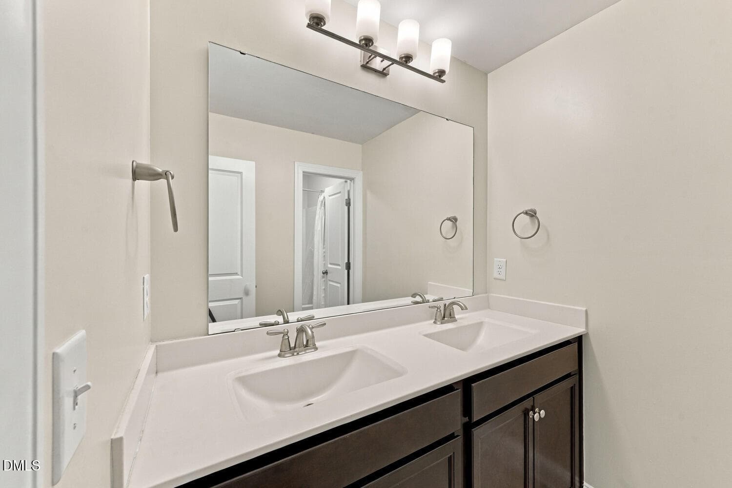 Bath 3 - 416 Seabring Lane, Raleigh, NC 27603, Raleigh