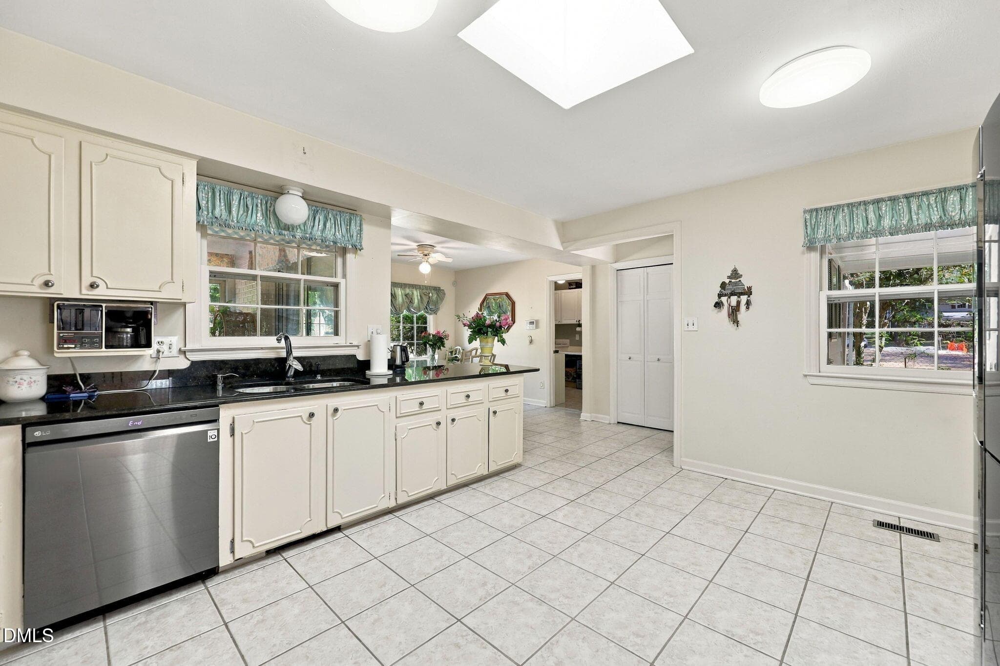 Kitchen - 212 Ellwood Drive, Raleigh, NC 27609, Raleigh